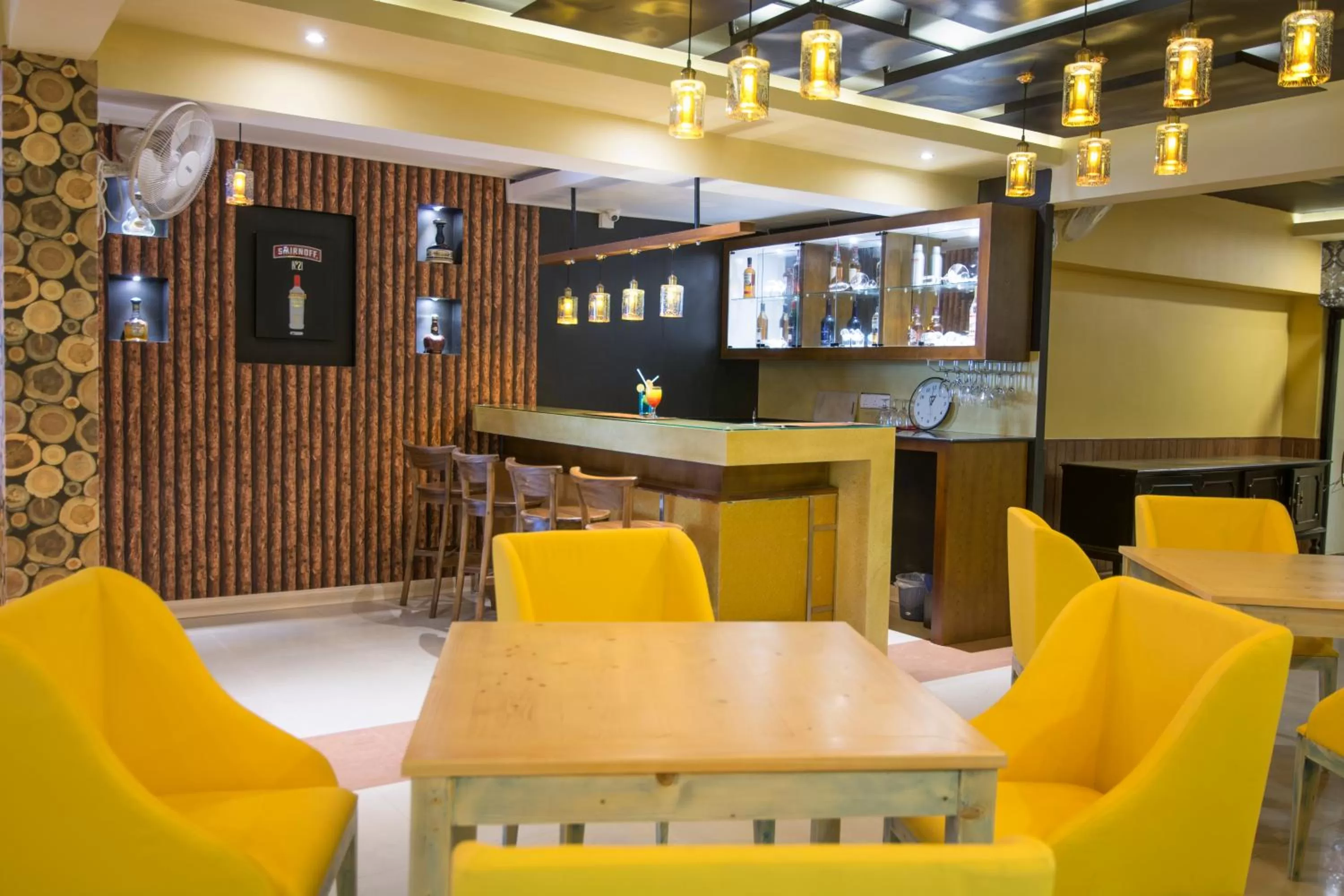 Lounge/Bar in Mount Breeze Hotel