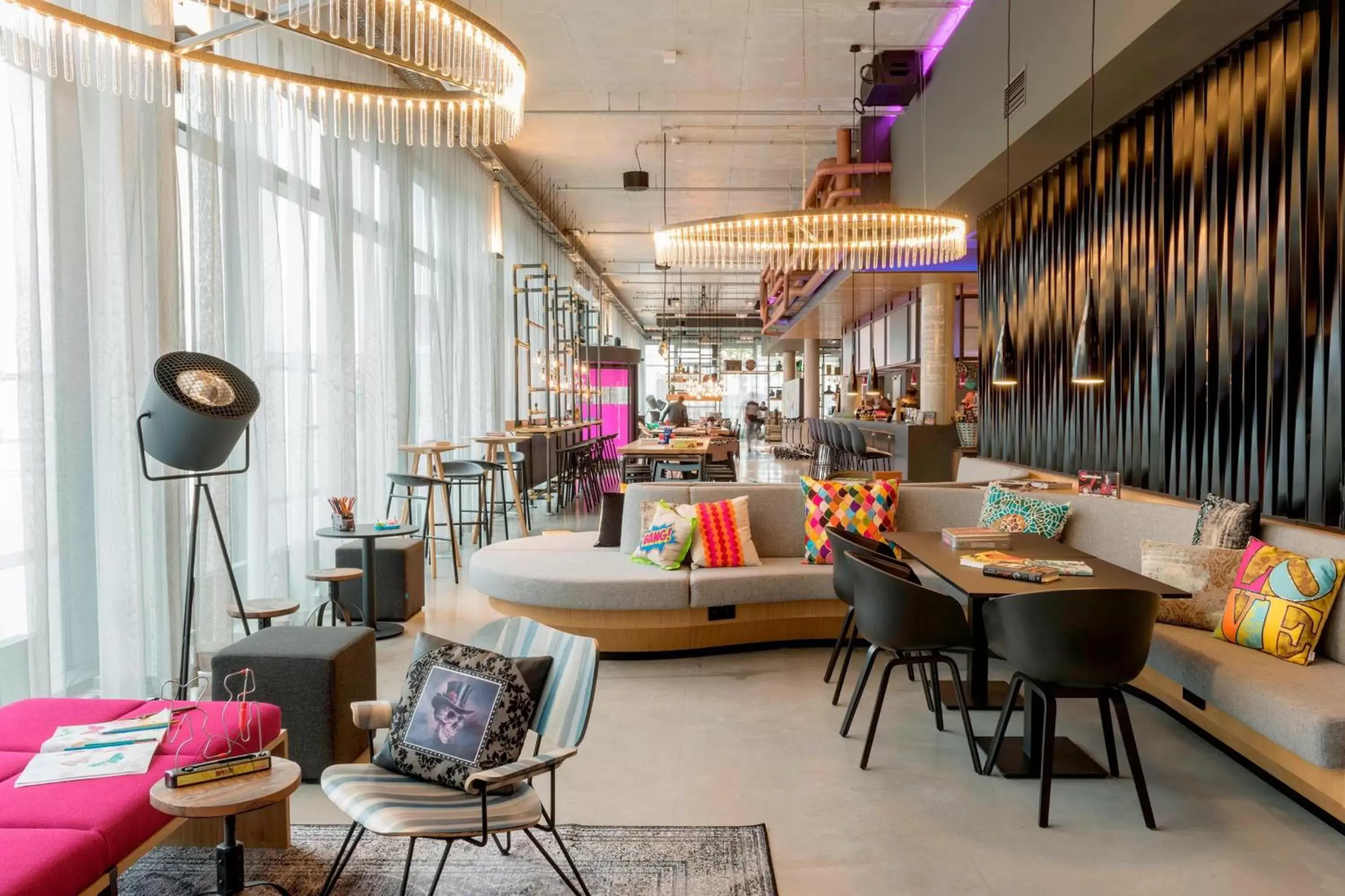Living room, Restaurant/Places to Eat in Moxy Ludwigshafen