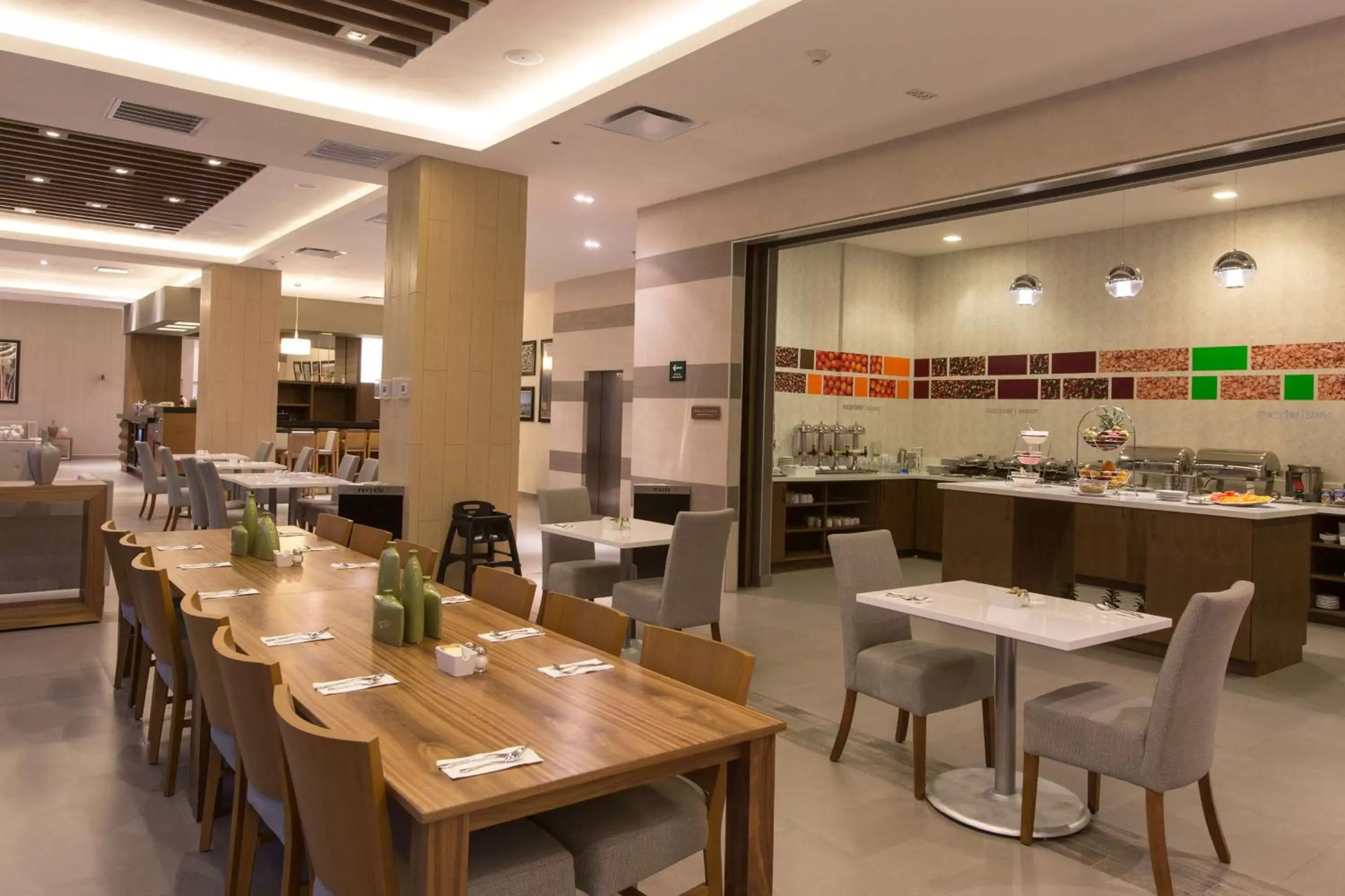 Breakfast, Restaurant/Places to Eat in Hampton Inn by Hilton Hermosillo