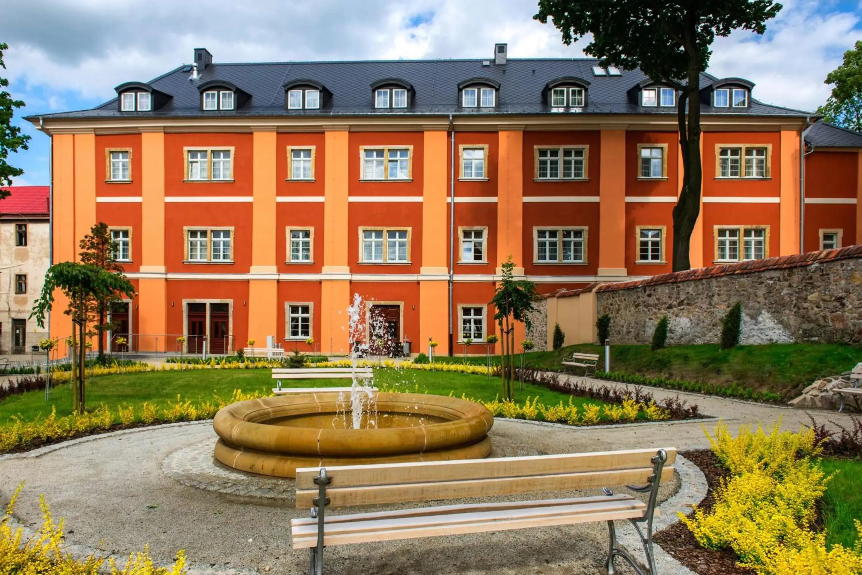 Uzdrowisko Cieplice - Jelenia Góra - Długi Dom Uzdrowisko Cieplice - Jelenia Góra - Długi Dom