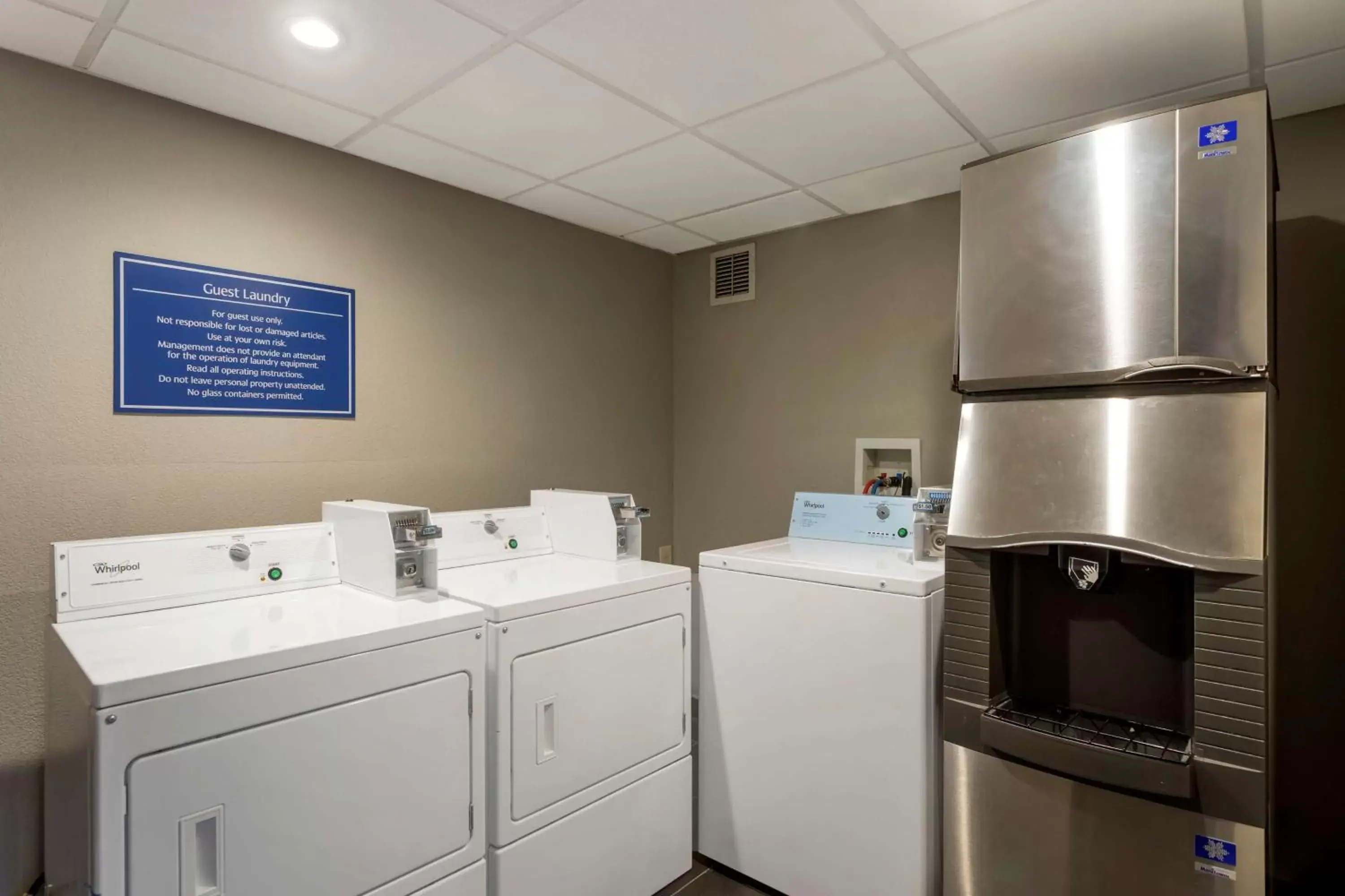 Property building in Best Western Plus Bowling Green Property building in Best Western Plus Bowling Green