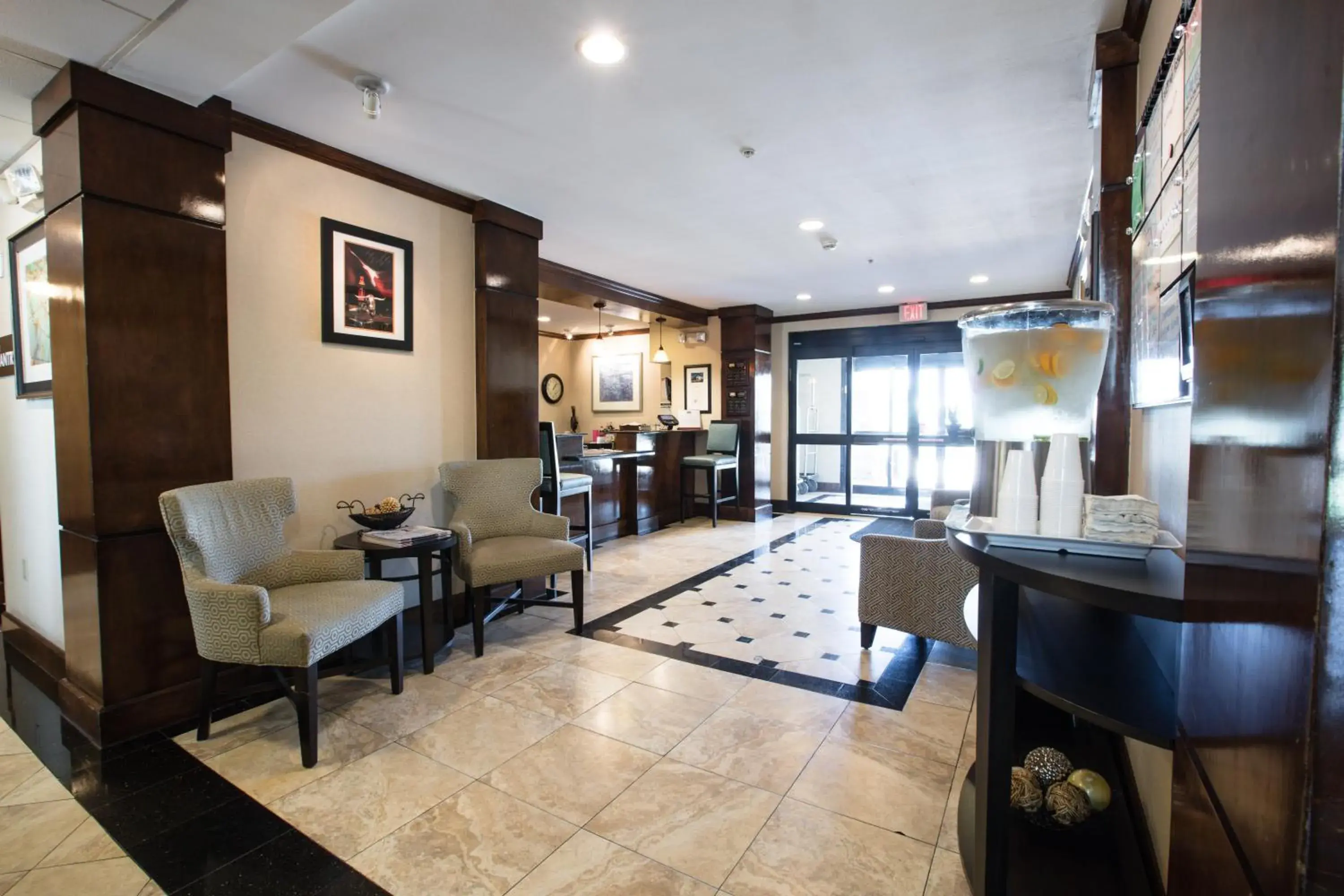 Property building, Lounge/Bar in Staybridge Suites Austin Airport, an IHG Hotel