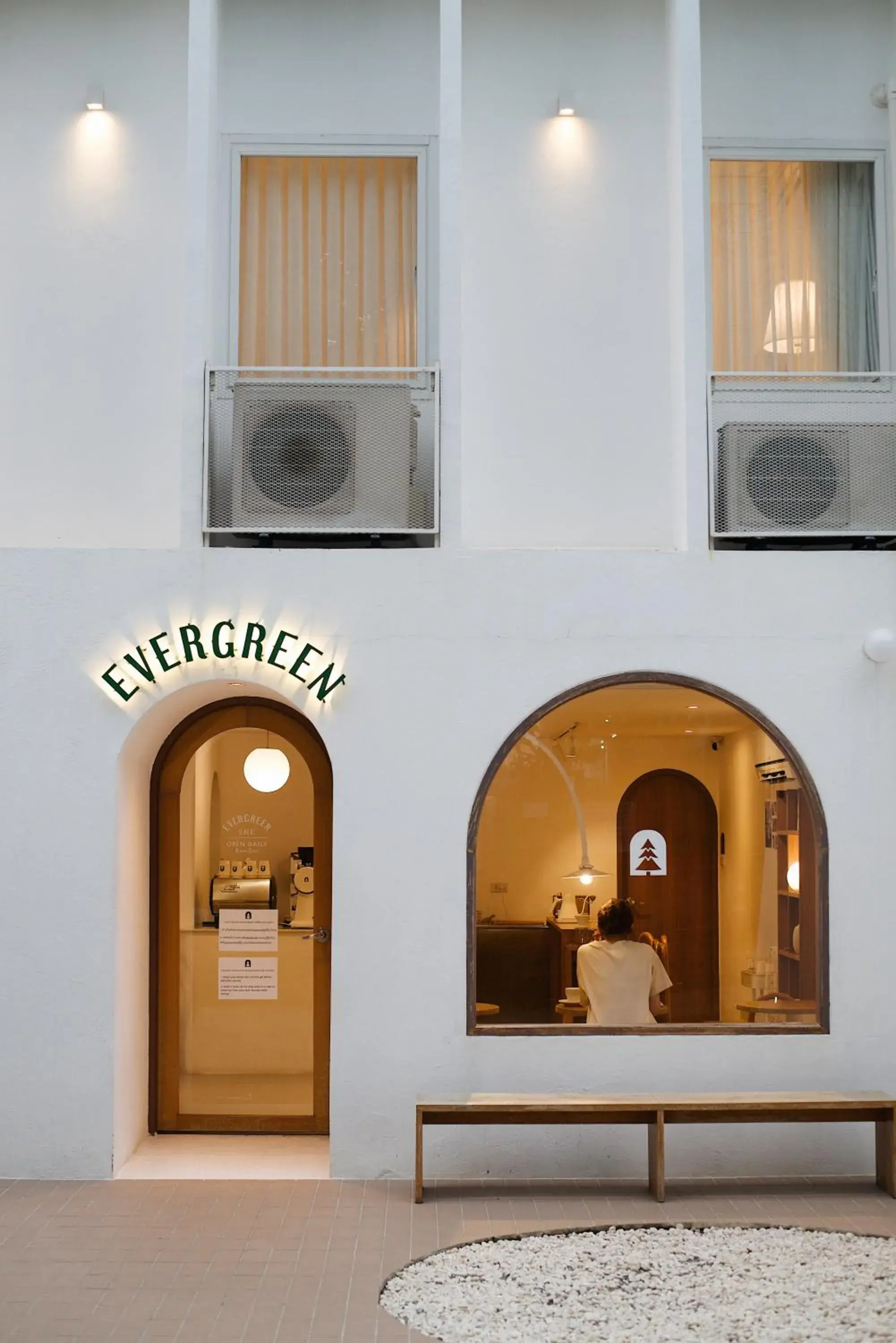 Facade/entrance in Evergreen Cafe and Hotel