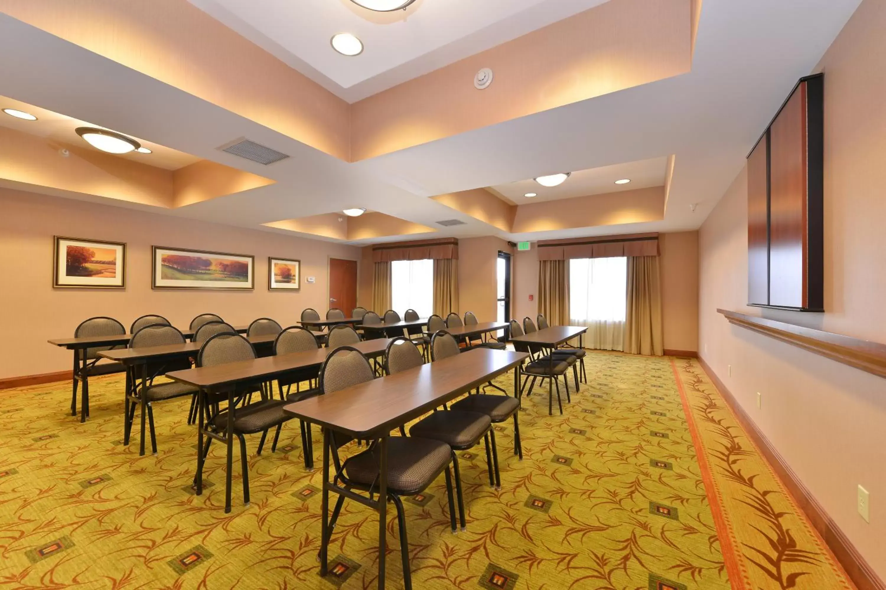 Meeting/conference room in Holiday Inn Express Rawlins, an IHG Hotel