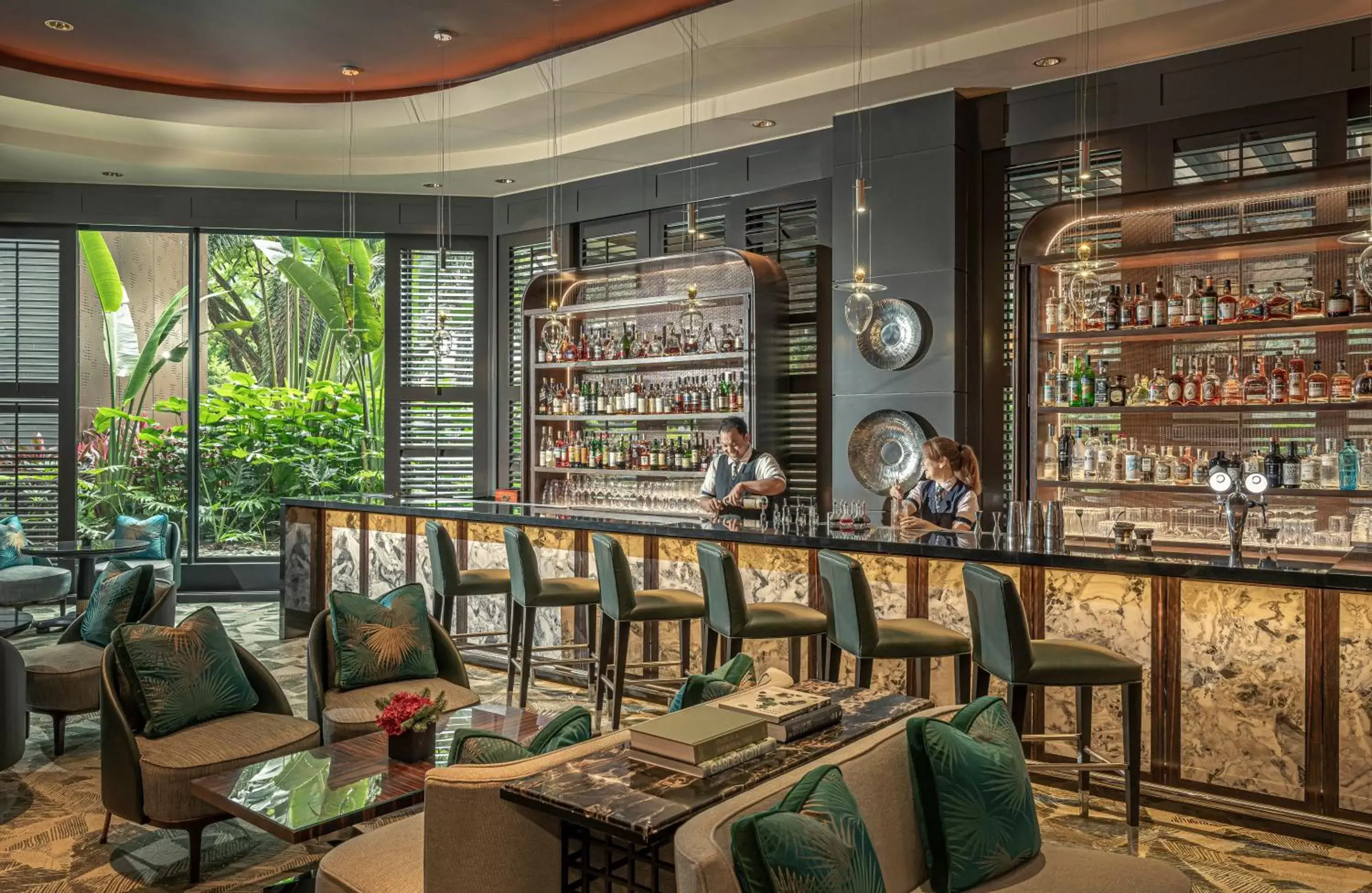 Restaurant/places to eat, Lounge/Bar in Four Seasons Hotel Singapore