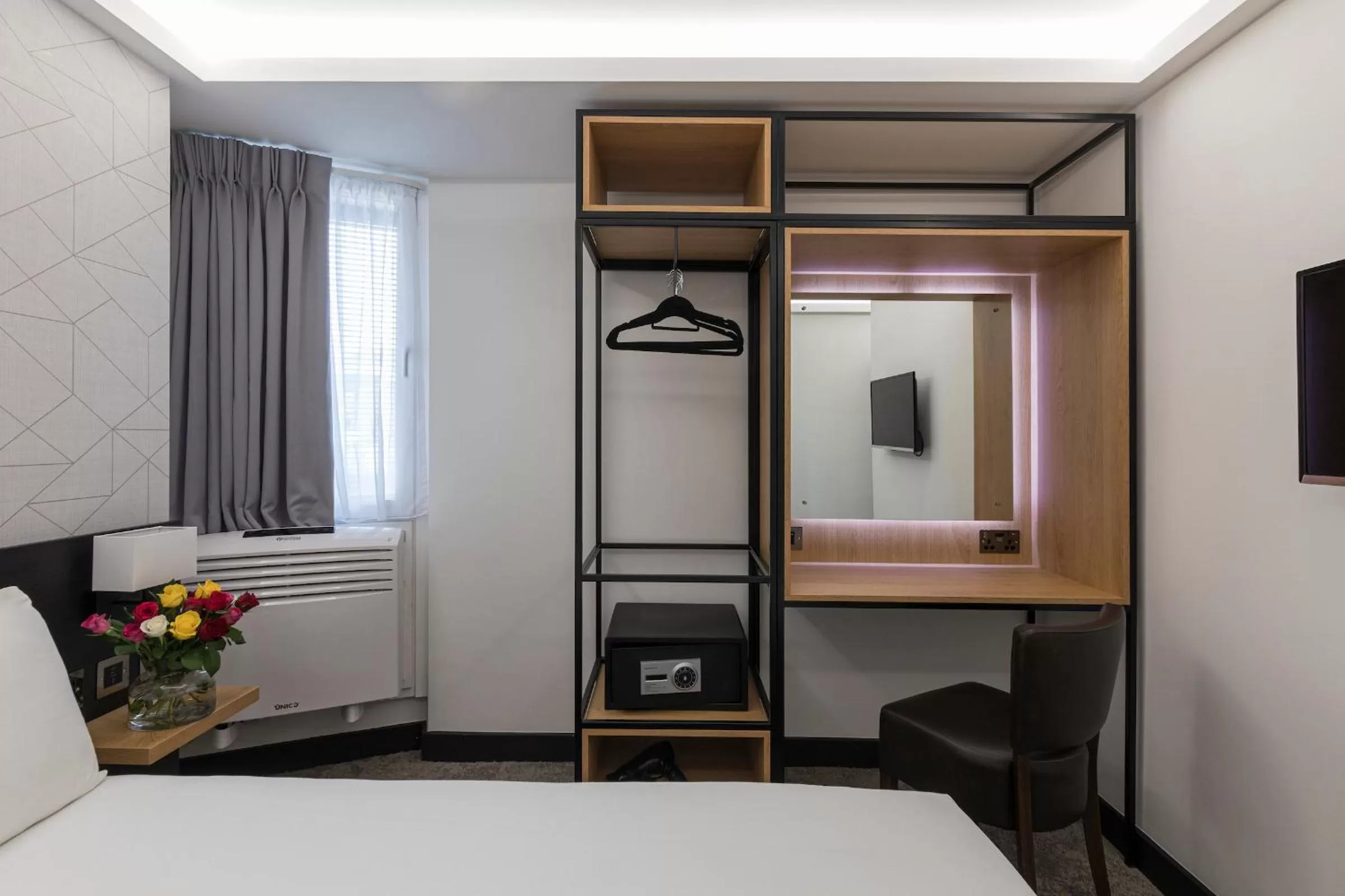 Bed in St Giles London – A St Giles Hotel