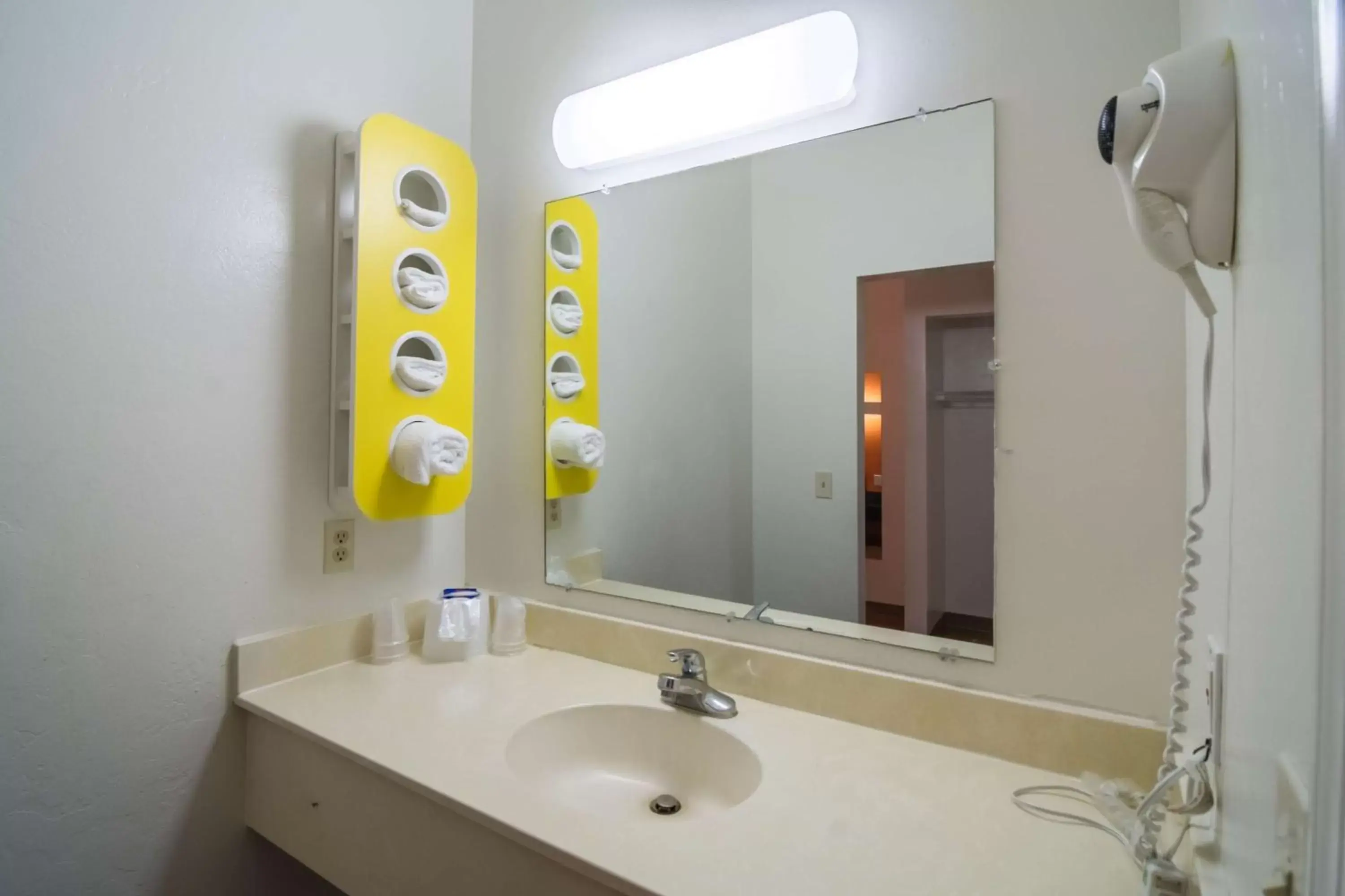 Bathroom in Motel 6-Globe, AZ