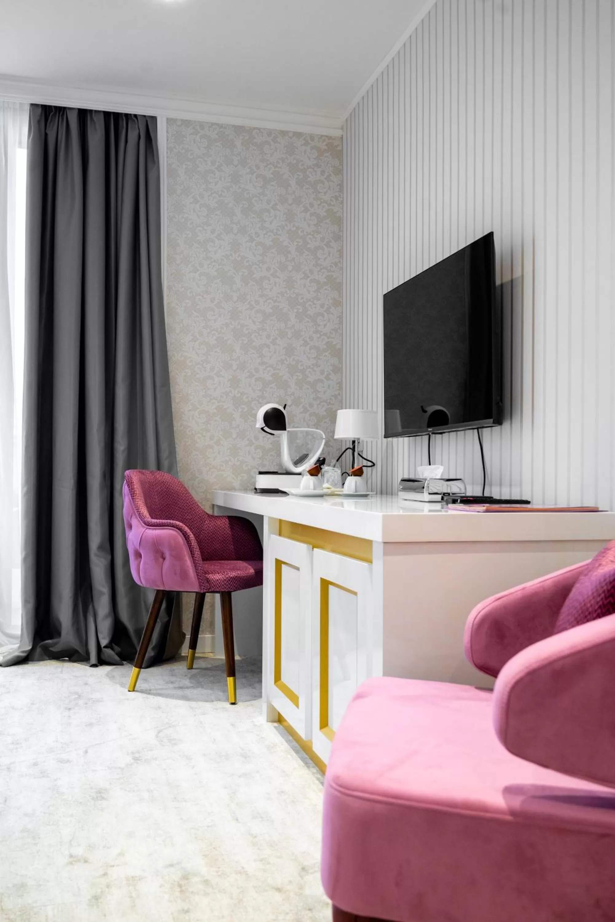 TV and multimedia in Queen Palace