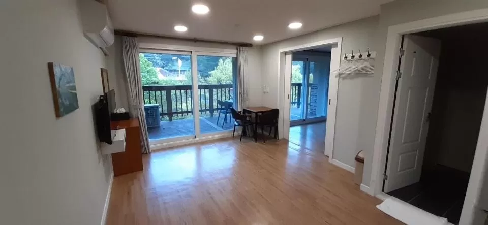 Balcony/Terrace in Hotel Jirisan Haetsal