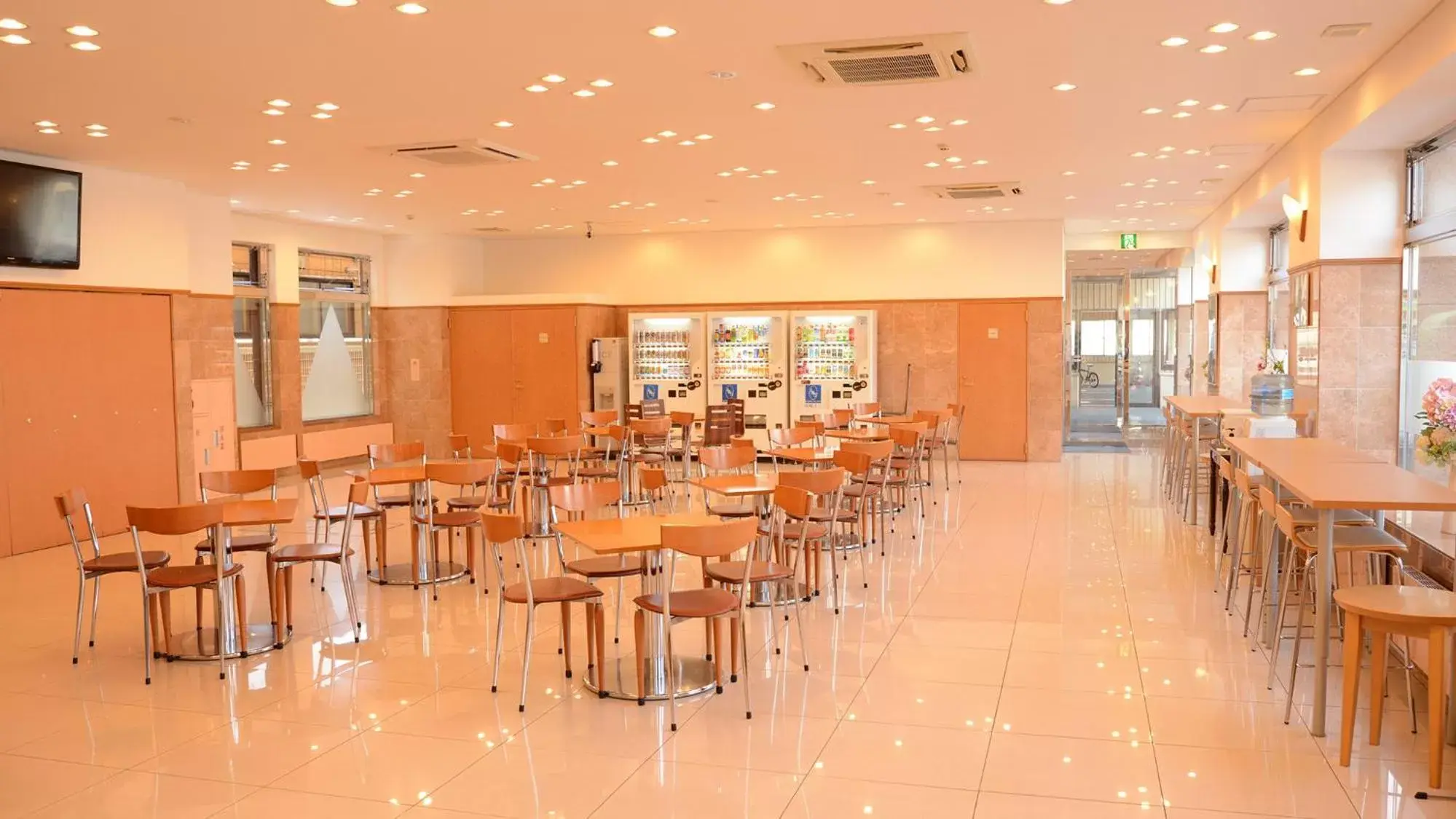 Lobby or reception, Restaurant/Places to Eat in Toyoko Inn Hokkaido Hakodate Ekimae Asaichi