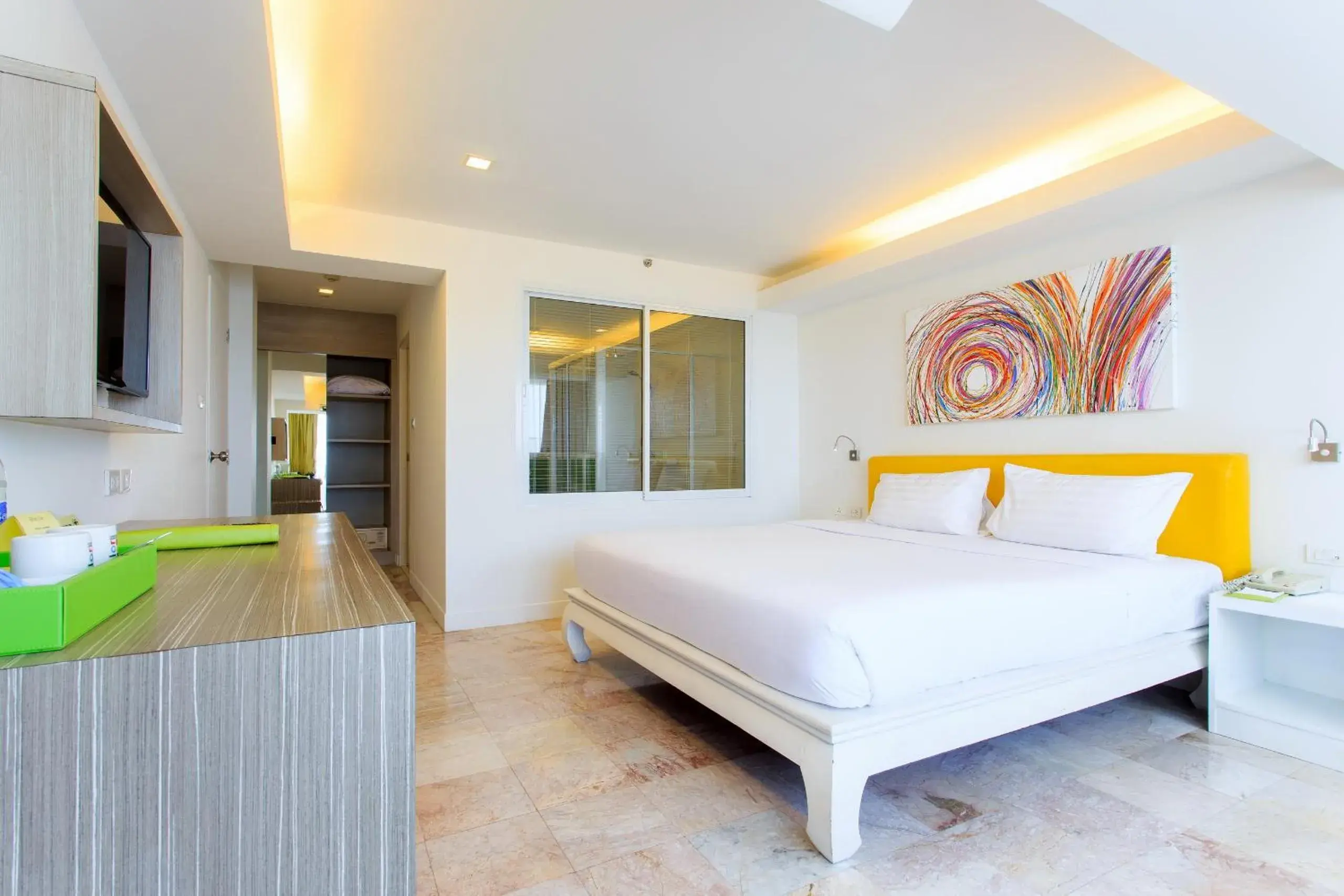 Photo of the whole room, Bed in Samui Verticolor