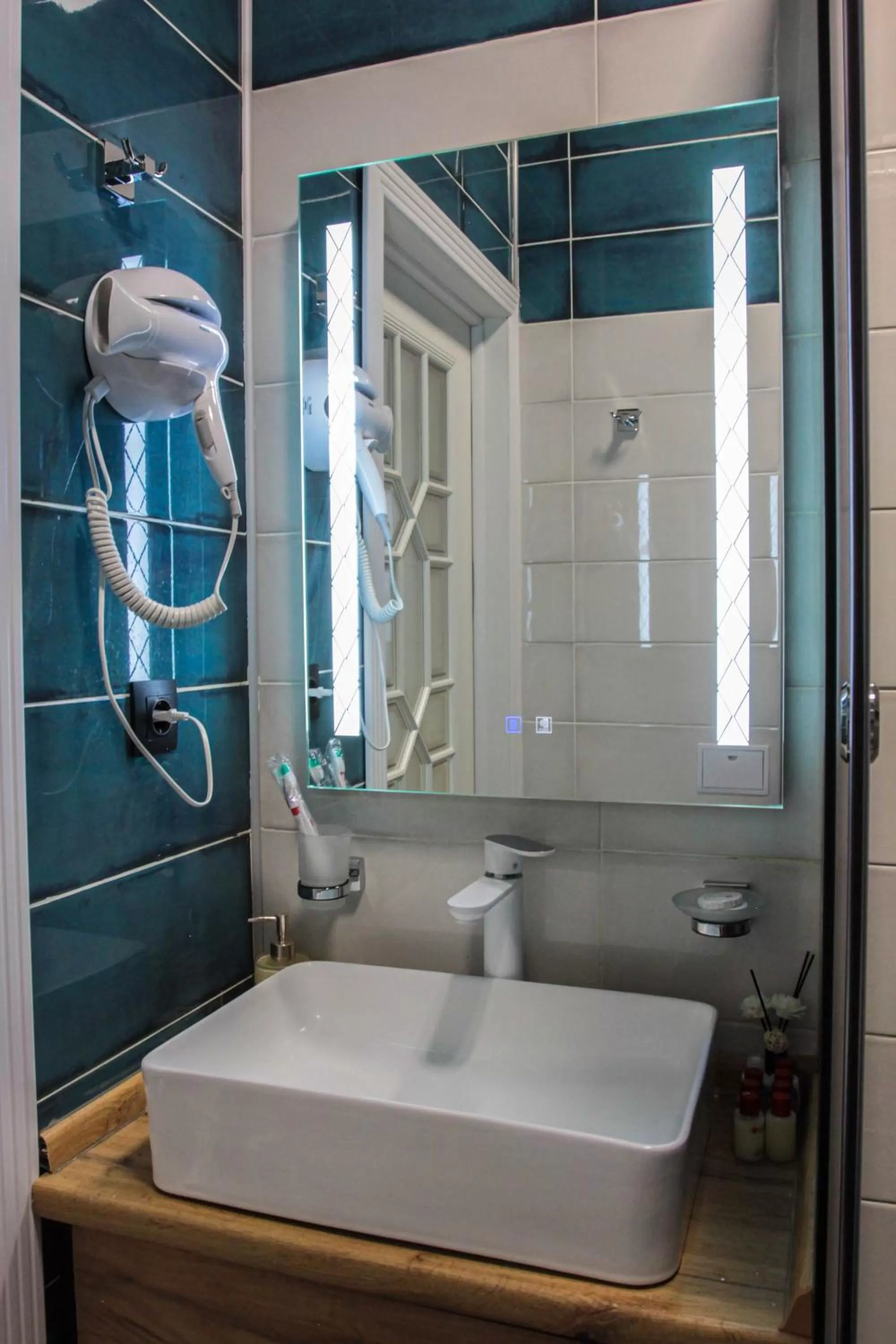 Shower, Bathroom in E-lite& Meatador