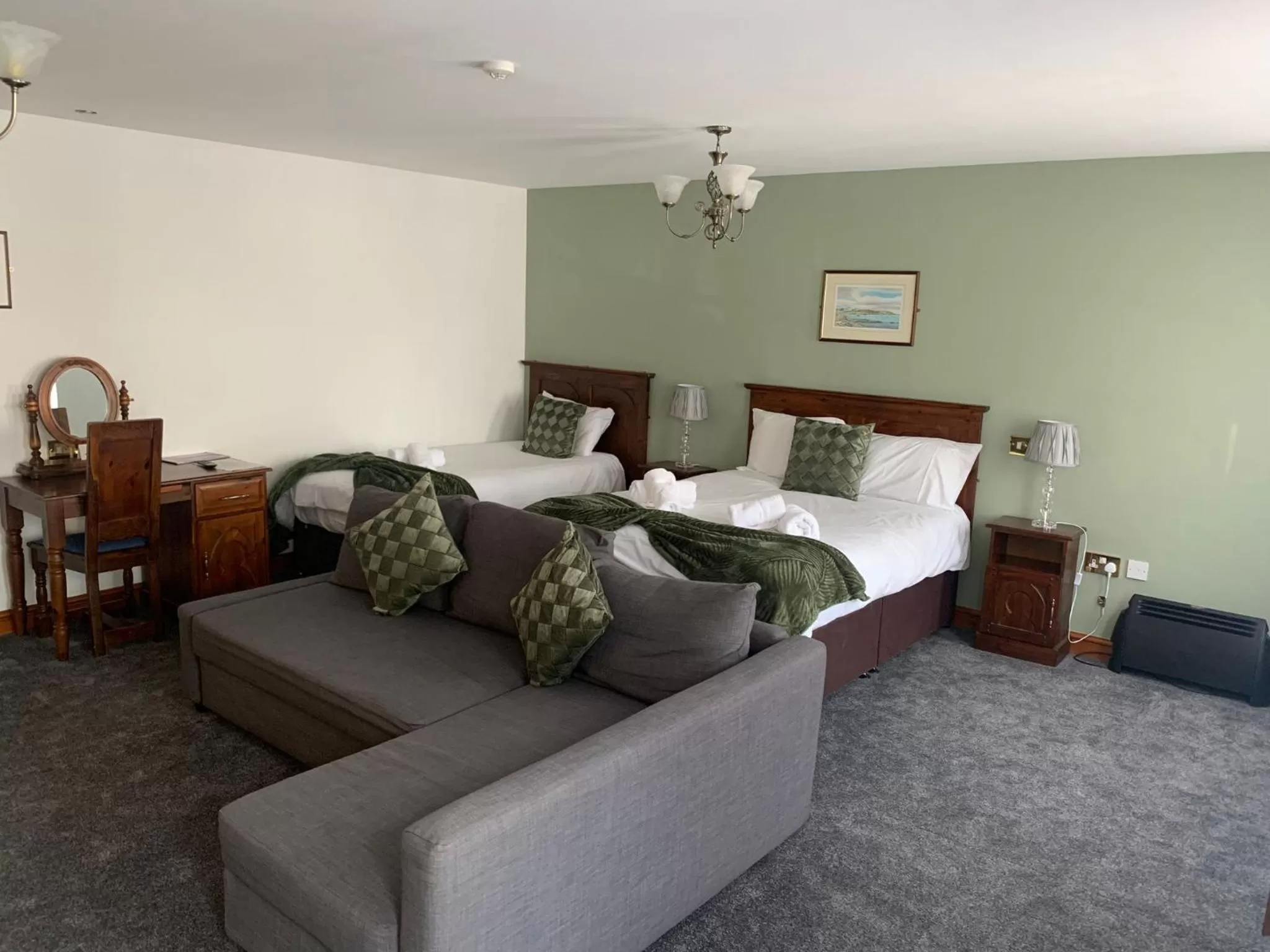 Bedroom, Bed in The Bull Hotel