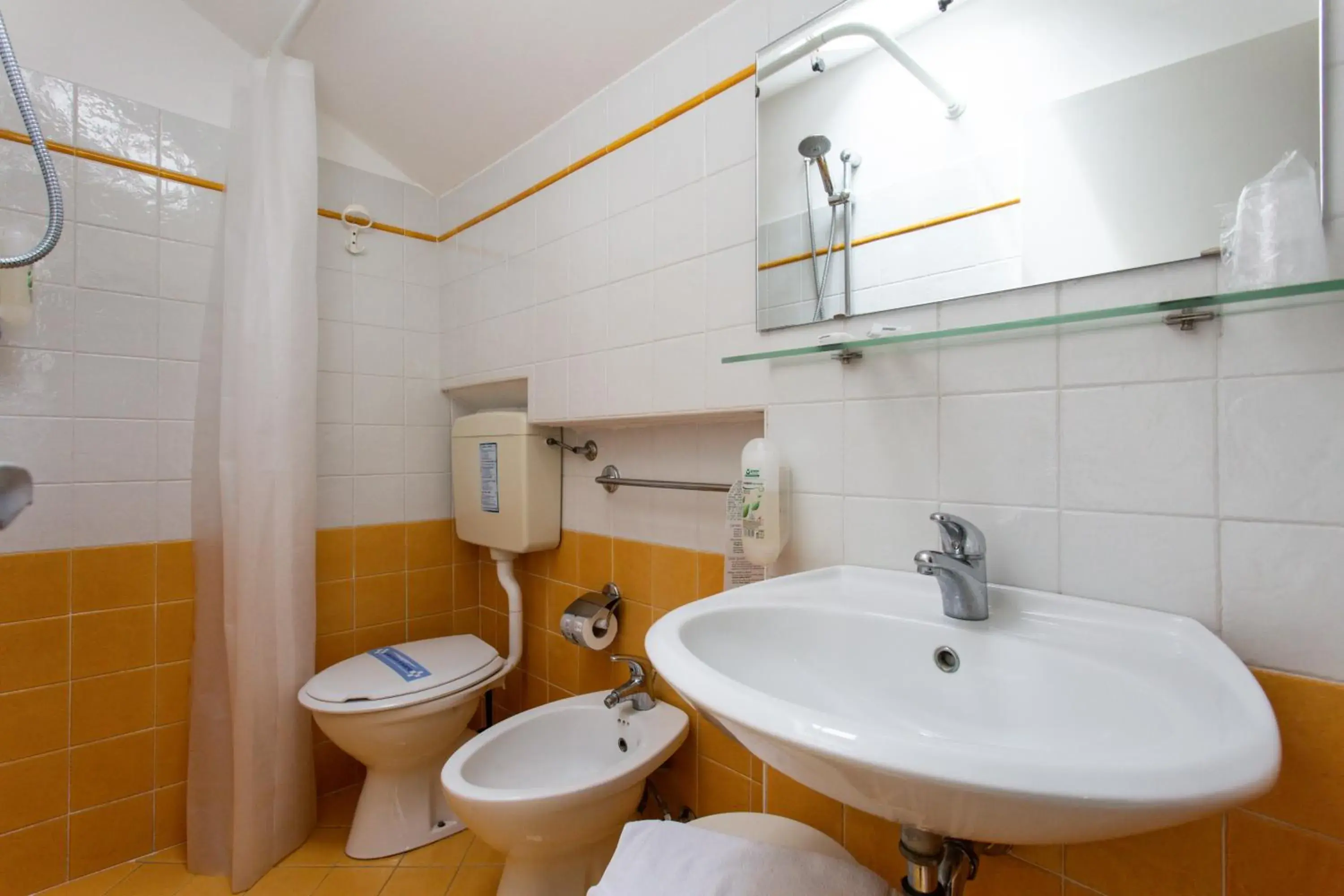 Toilet, Bathroom in Hotel Cimarosa