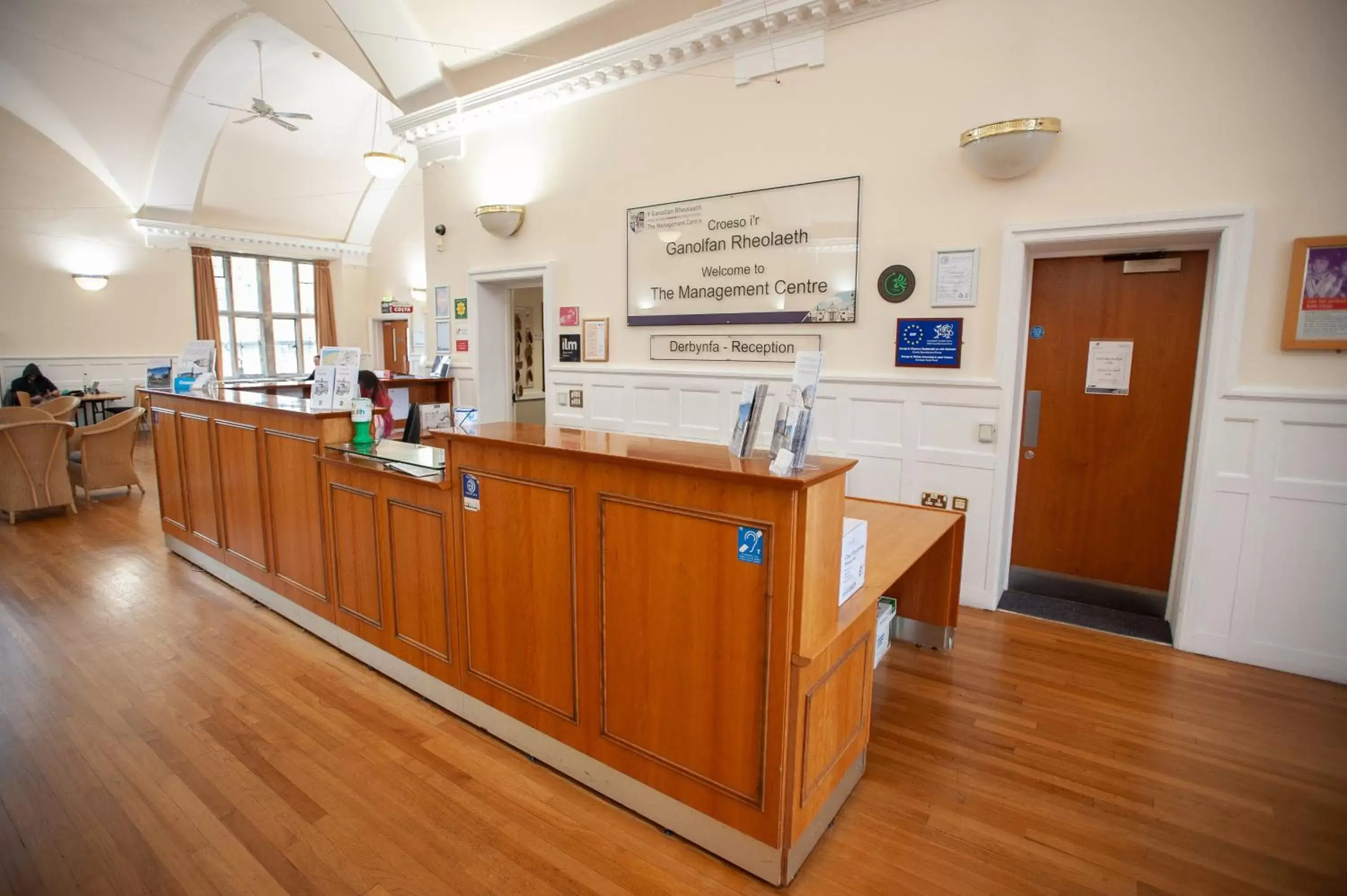 Lobby or reception, Kitchen/Kitchenette in The Management Centre