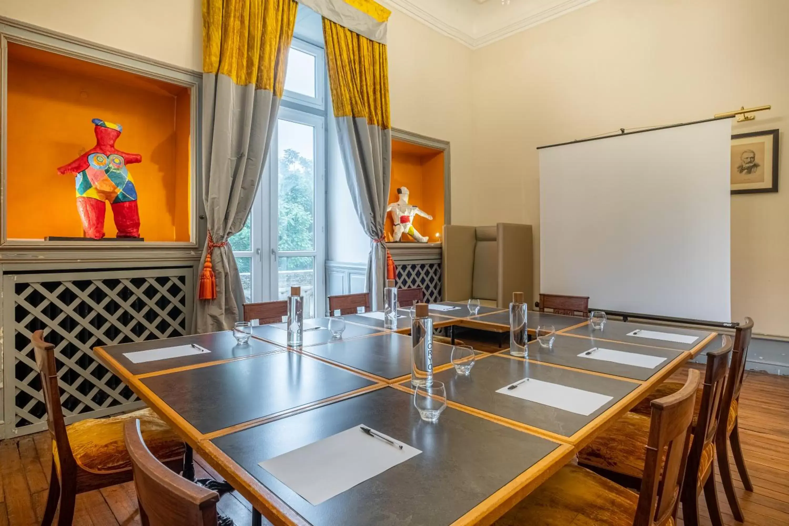 Meeting/conference room in L'Orangerie du Château des Reynats
