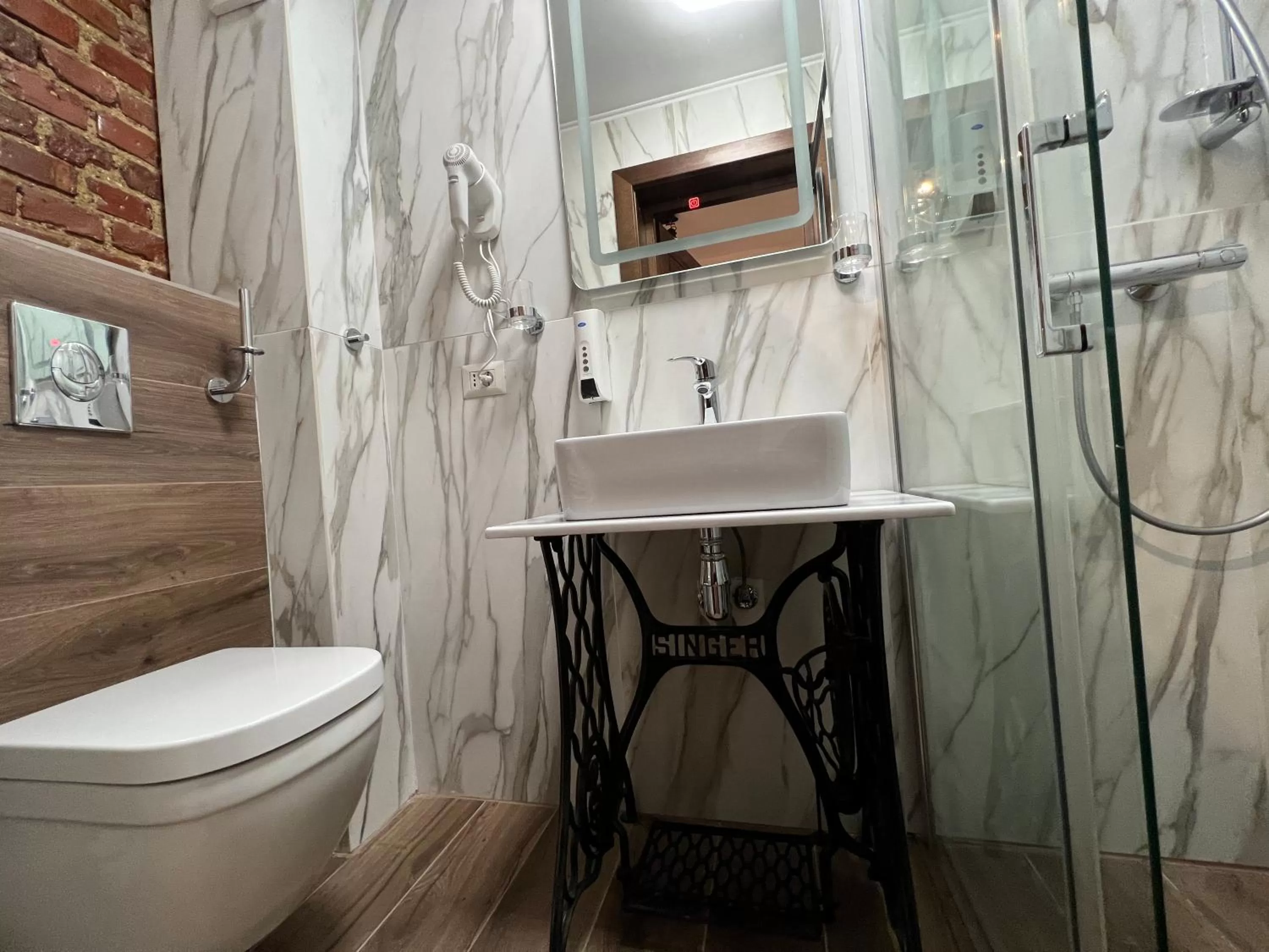 Bathroom in Hotel Boutique Cathedral Plaza Residences room for rent downtown