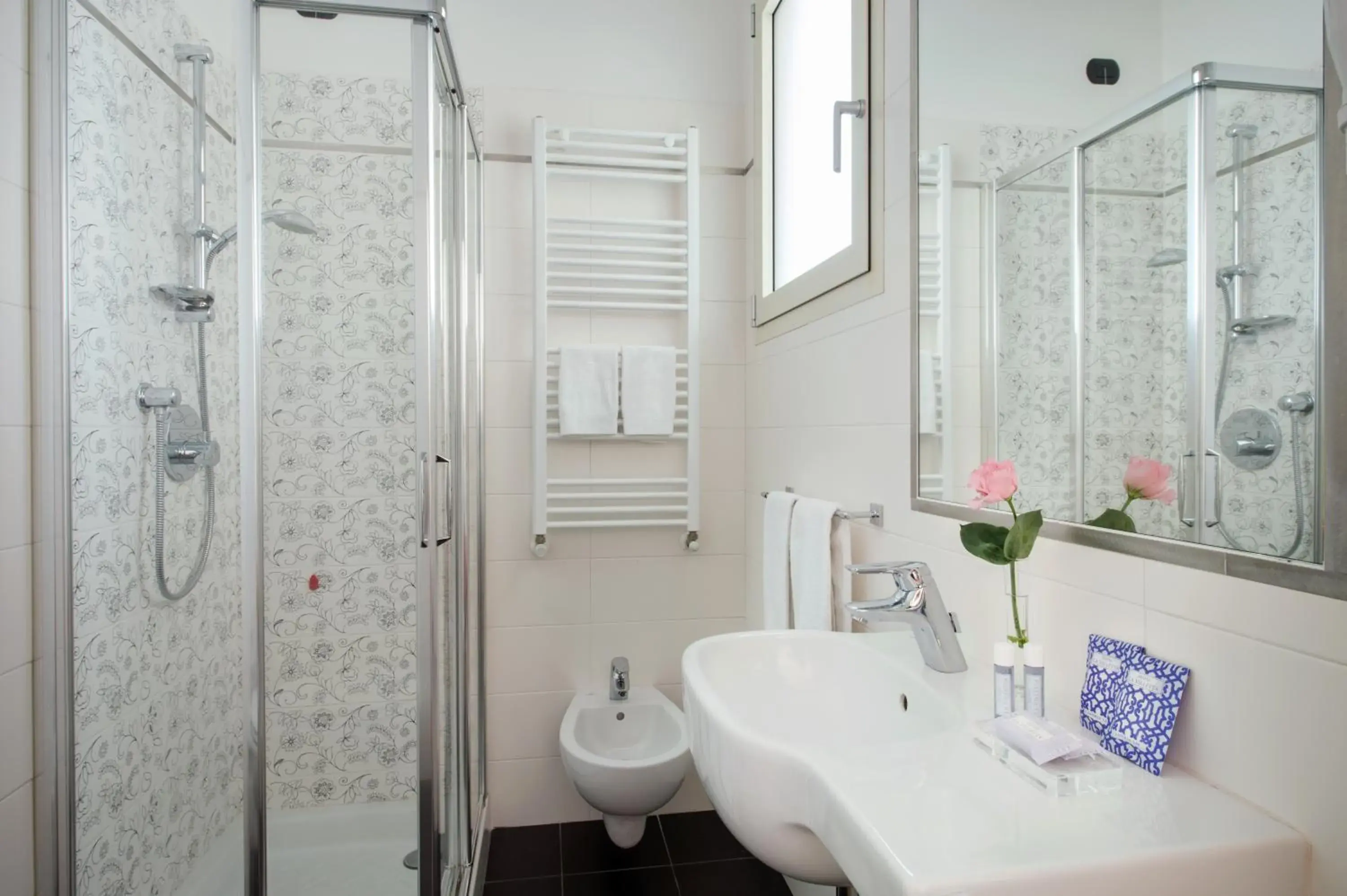 Shower, Bathroom in Hotel La Villetta