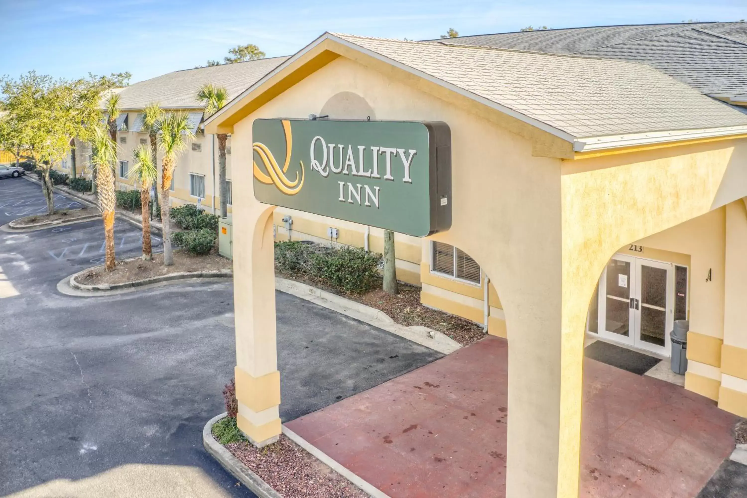 Property logo or sign in Quality Inn Ft. Morgan Road-Hwy 59
