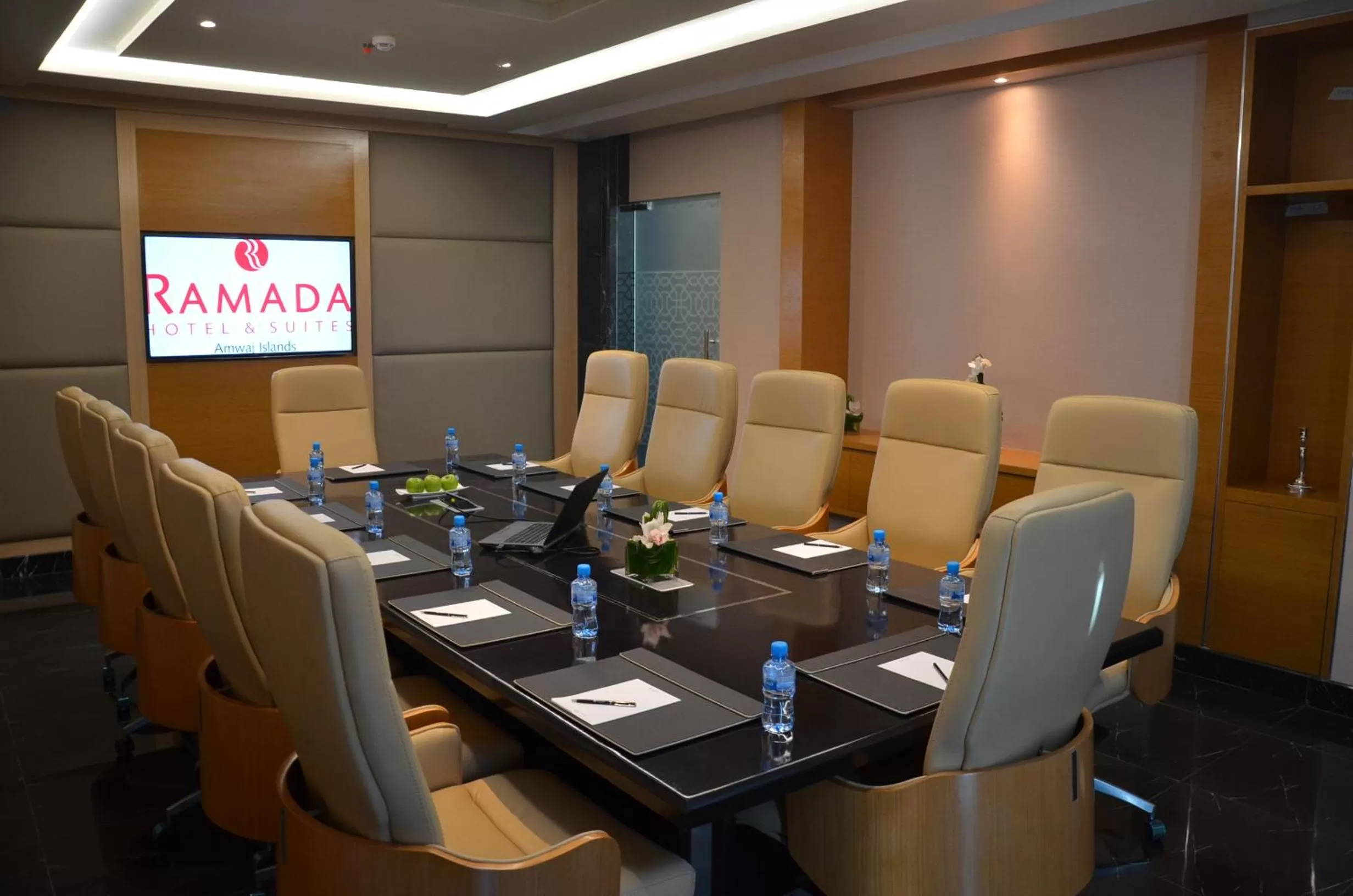 Meeting/conference room in Ramada Hotel and Suites Amwaj Islands