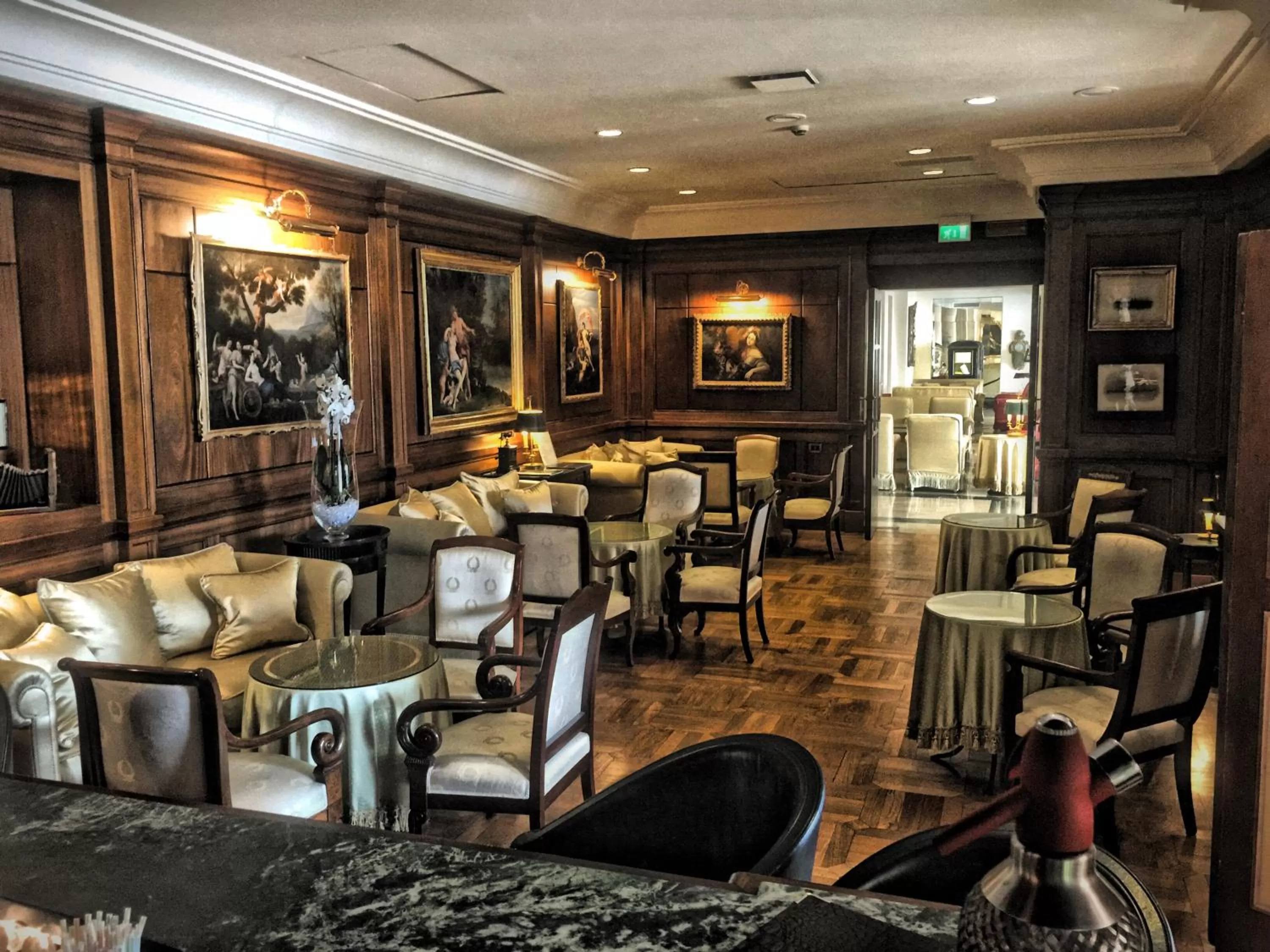 Lounge or bar in Excelsior Palace Portofino Coast