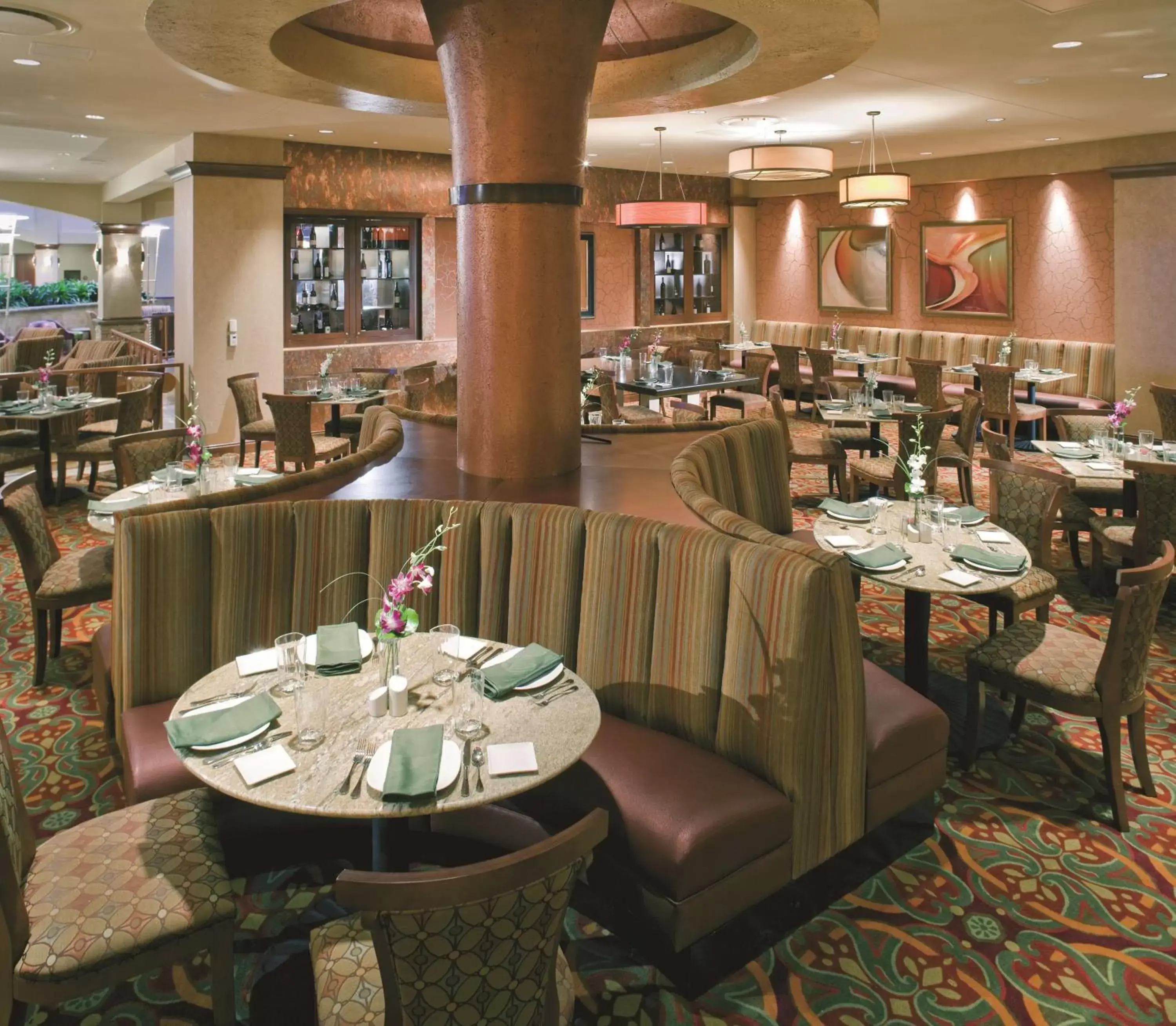 Restaurant/Places to Eat in Embassy Suites by Hilton Norman Hotel & Conference Center