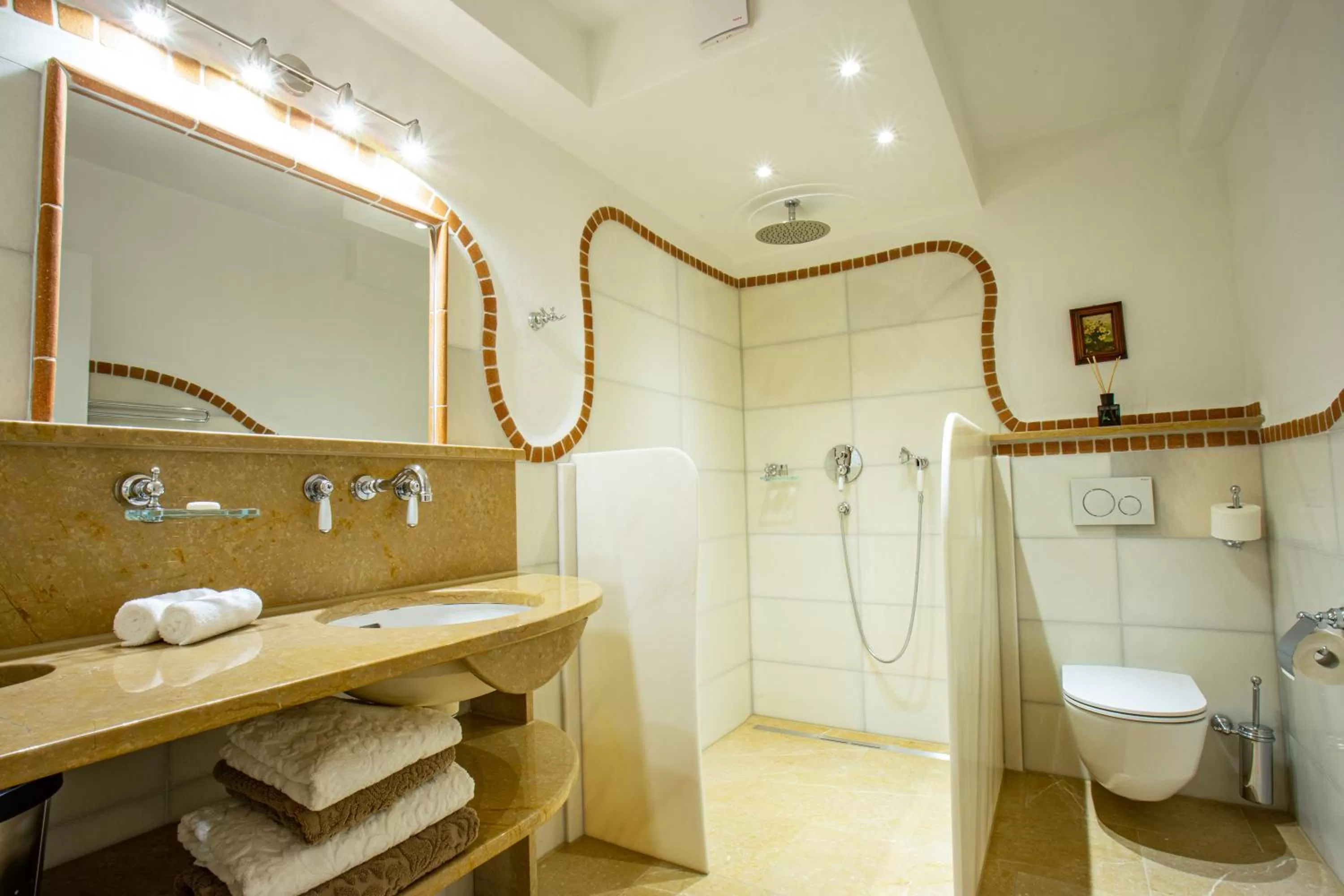 Shower in Gasthof Lend-Platzl