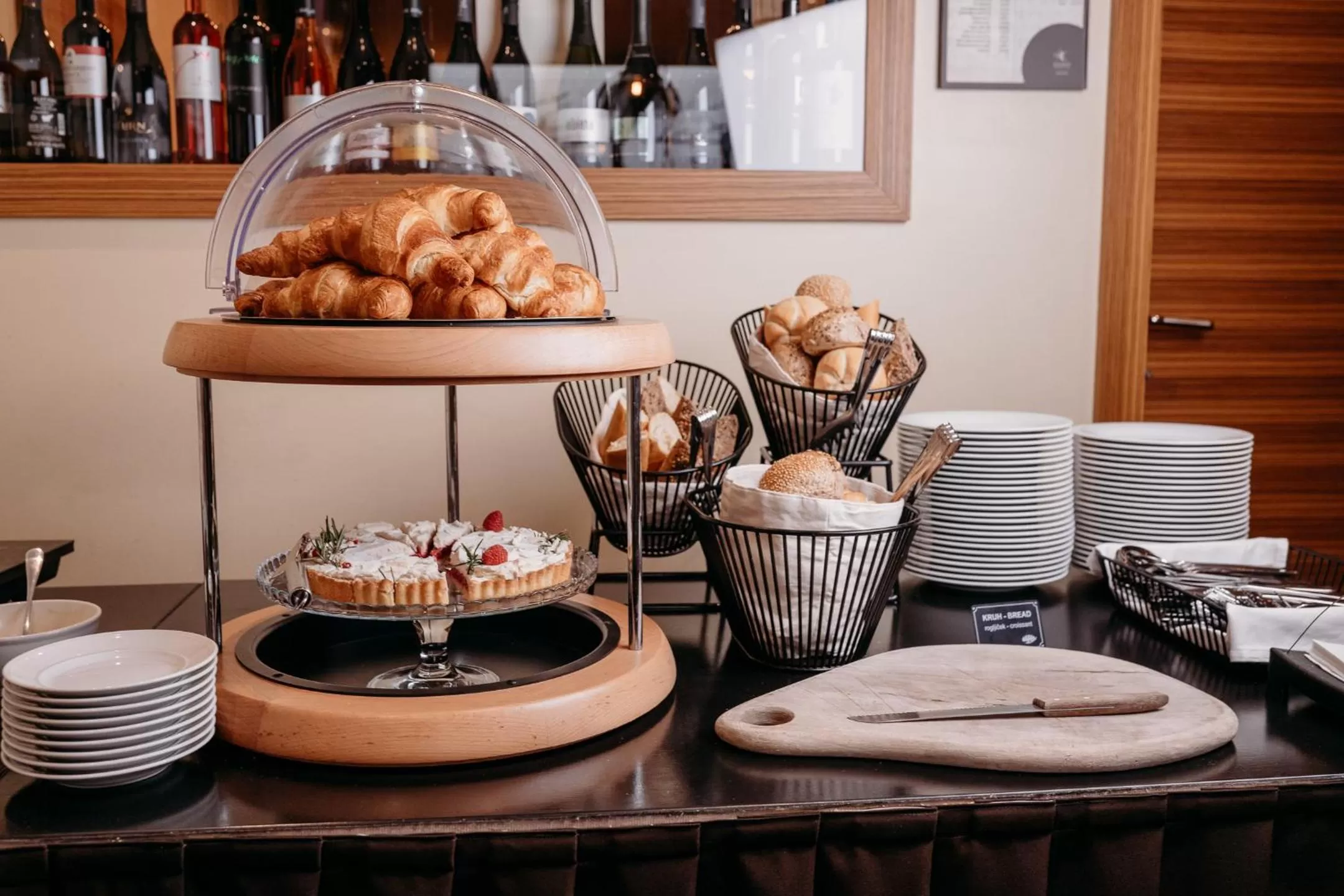 Food and drinks in Hotel Kunst