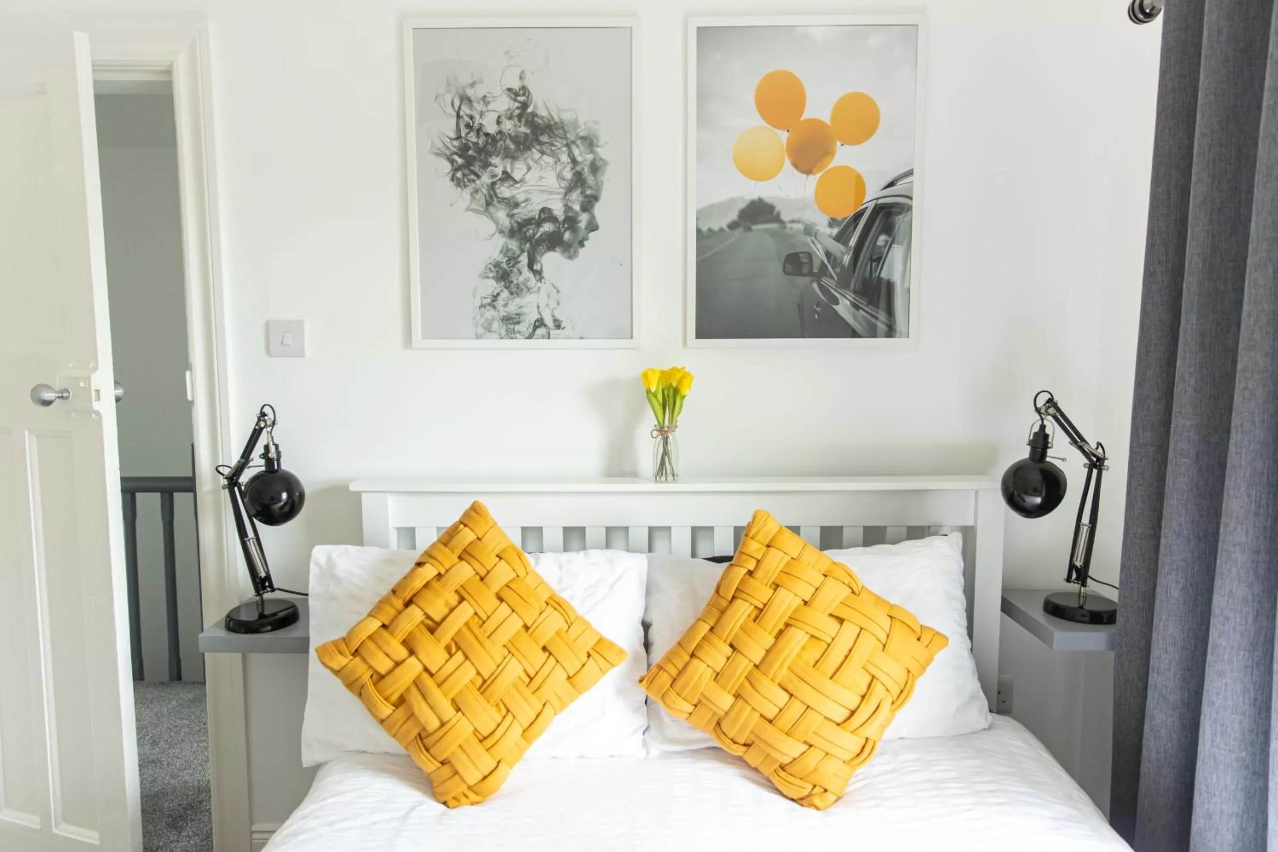 Bedroom, Bed in Entire family home , large rear garden and free parking