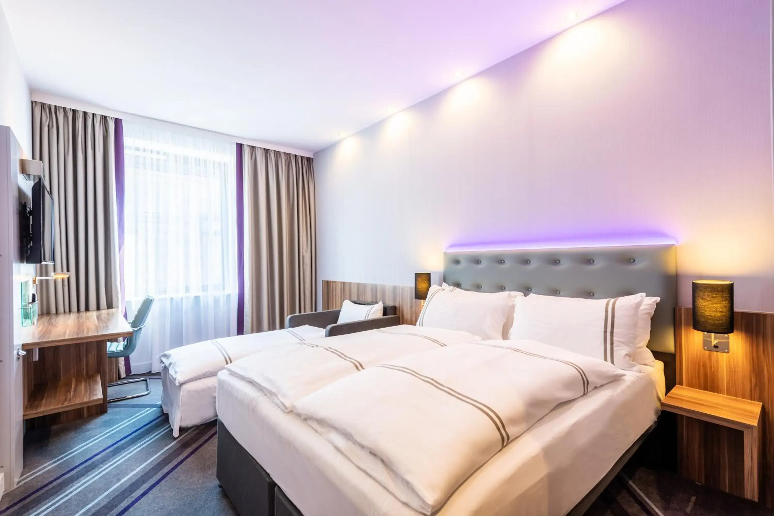 Bed in Holiday Inn Express Frankfurt City Hauptbahnhof