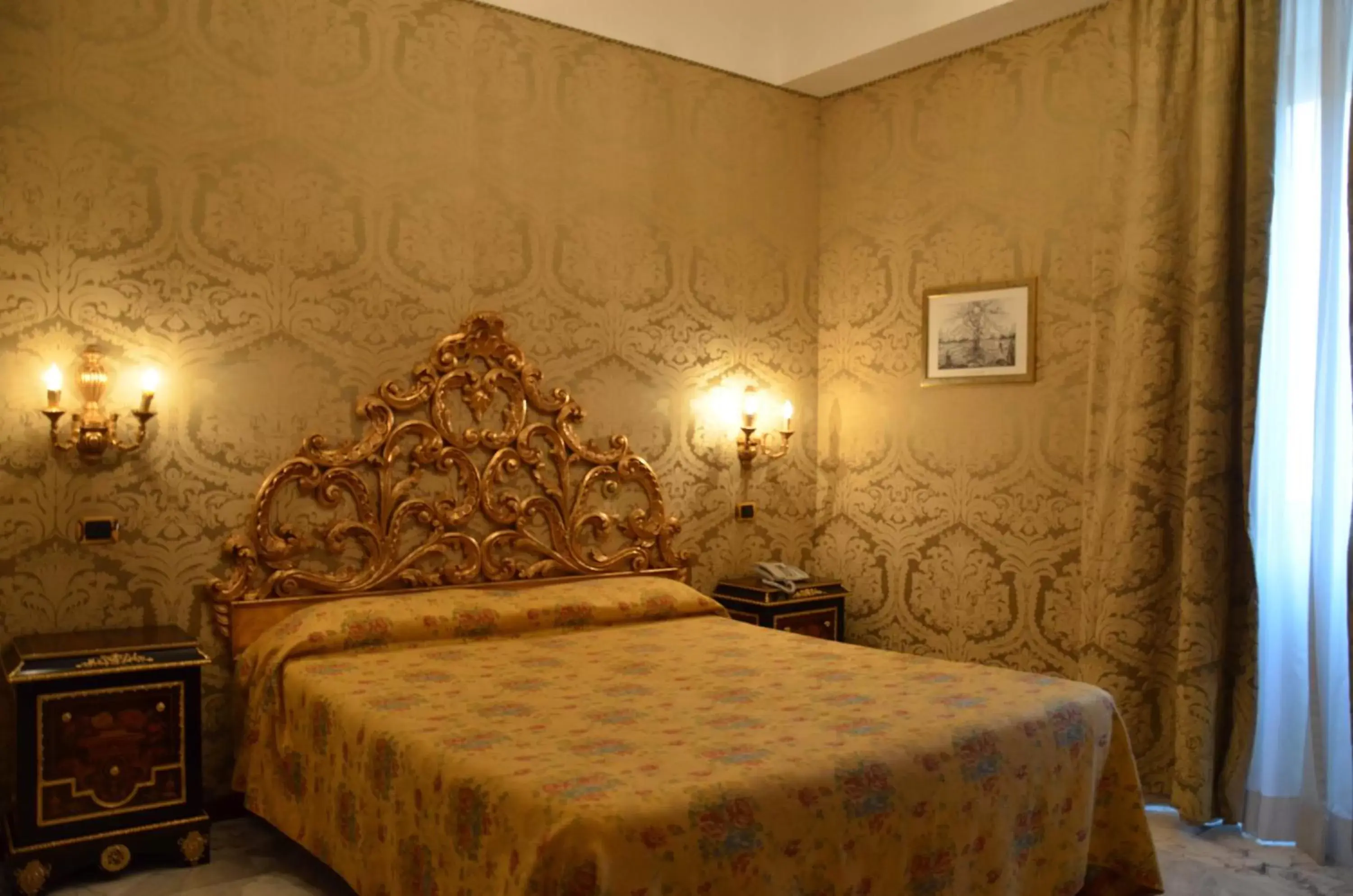 Bedroom, Bed in Hotel Des Epoques