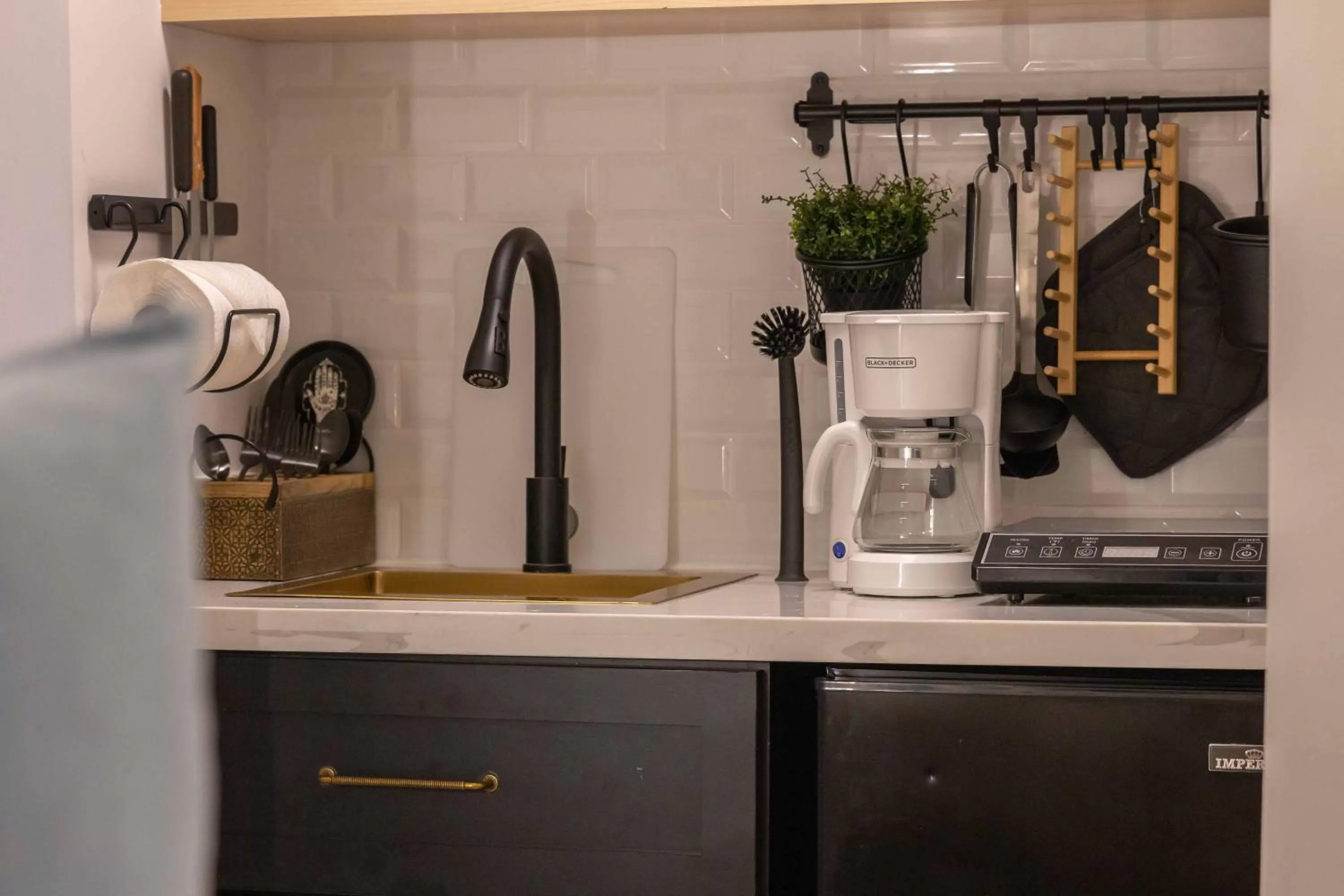 Kitchen or kitchenette in Travellers Beach Resort