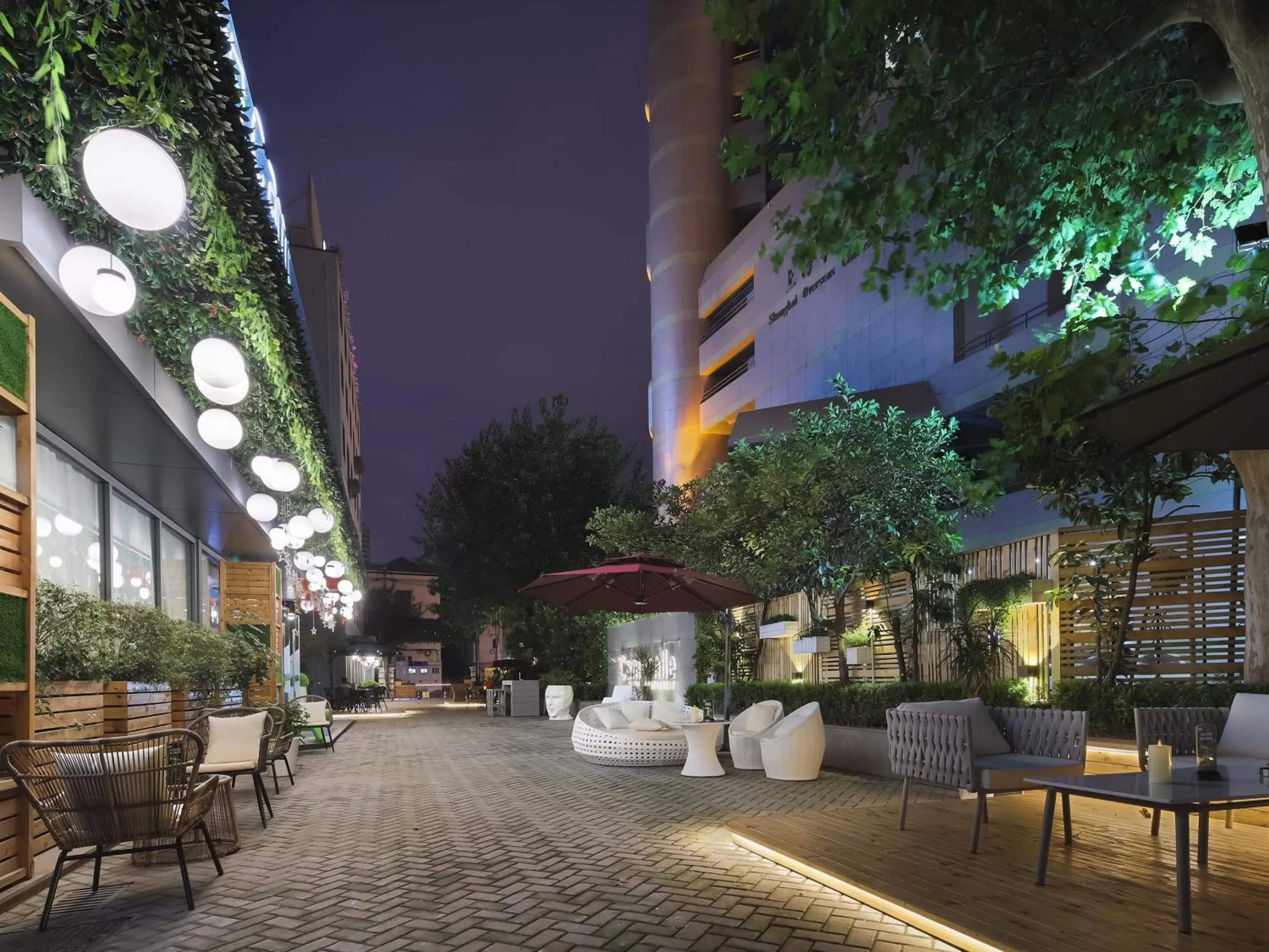 Garden in Campanile Hotel - Shanghai Jing'an Temple