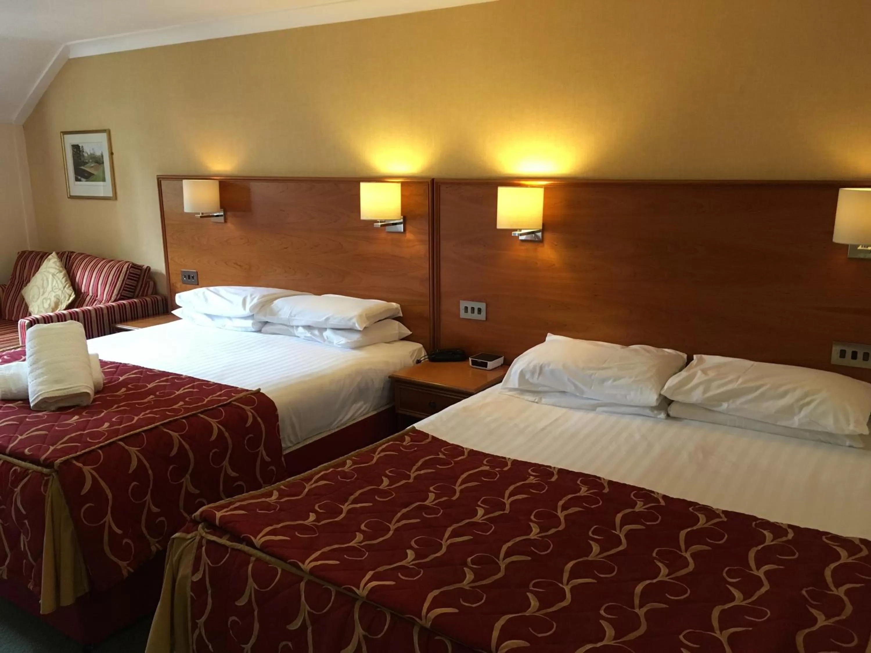 Shower, Bed in The Winnock Hotel