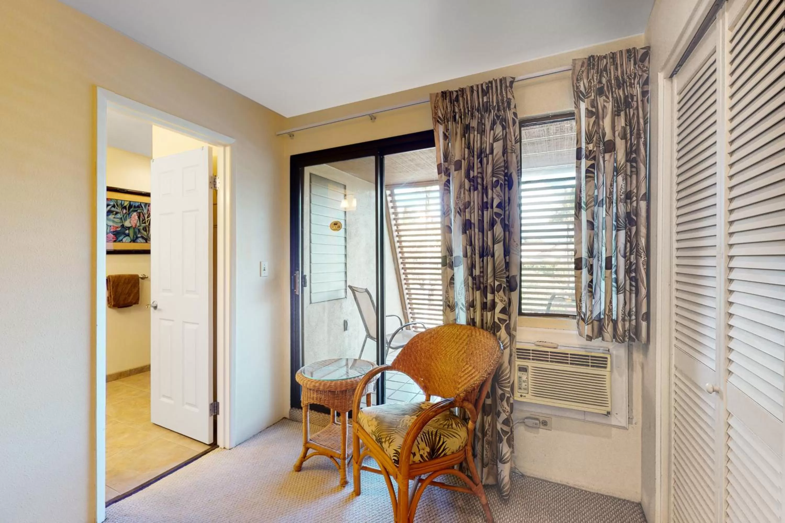 Dining Area in Maui Kamaole