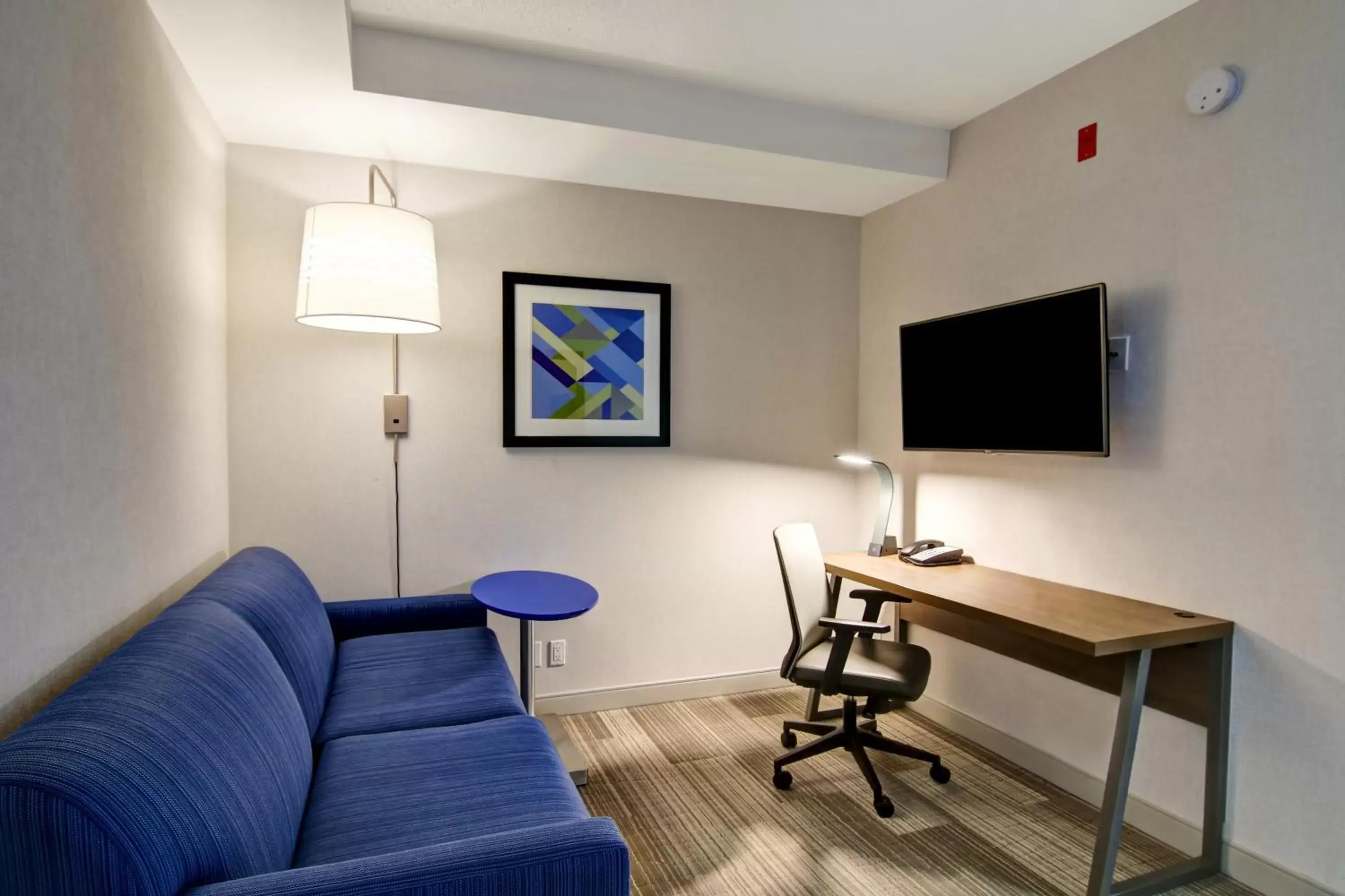 Photo of the whole room, Seating Area in Holiday Inn Express Hotel & Suites Toronto - Markham, an IHG Hotel