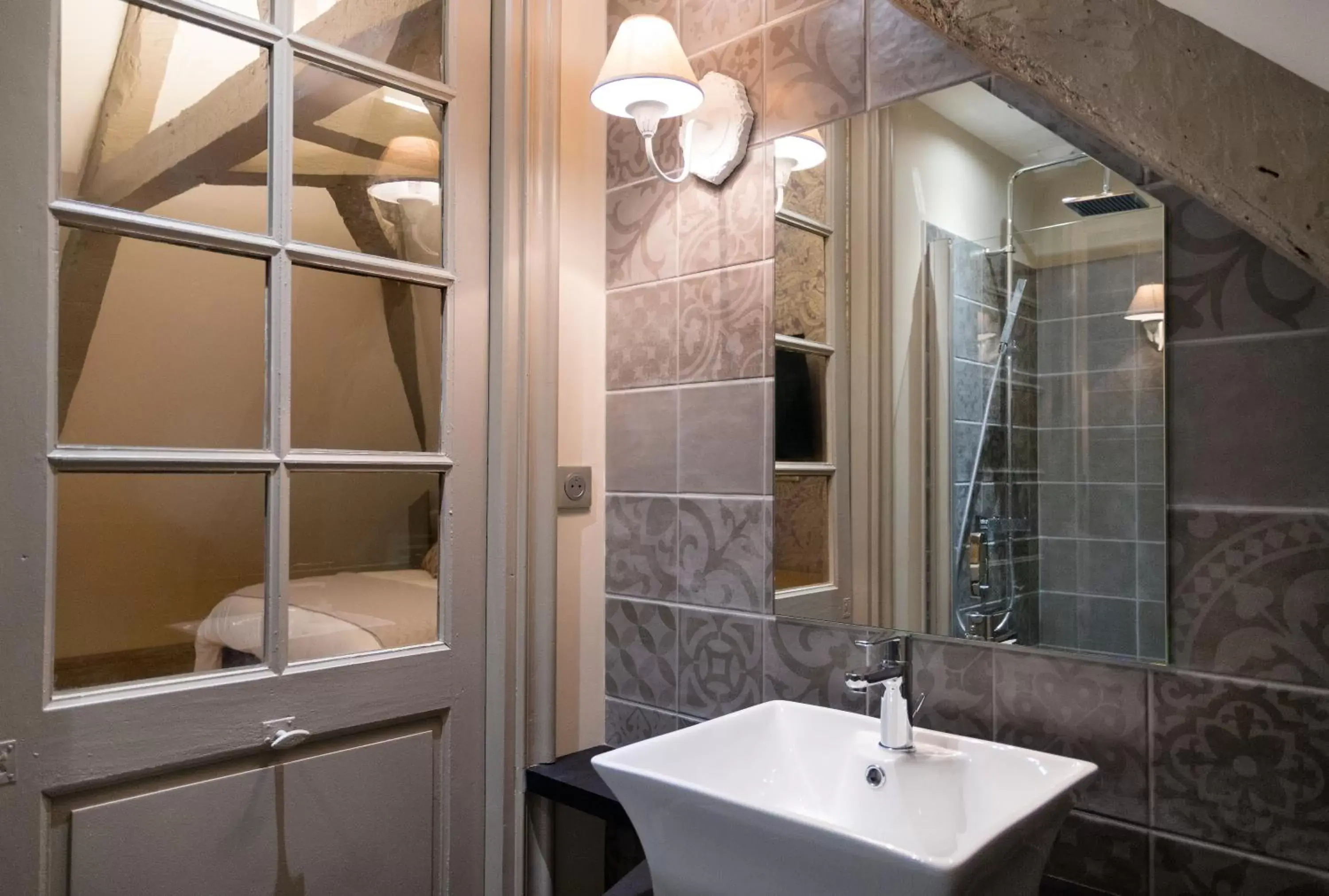 Shower, Bathroom in Le Relais
