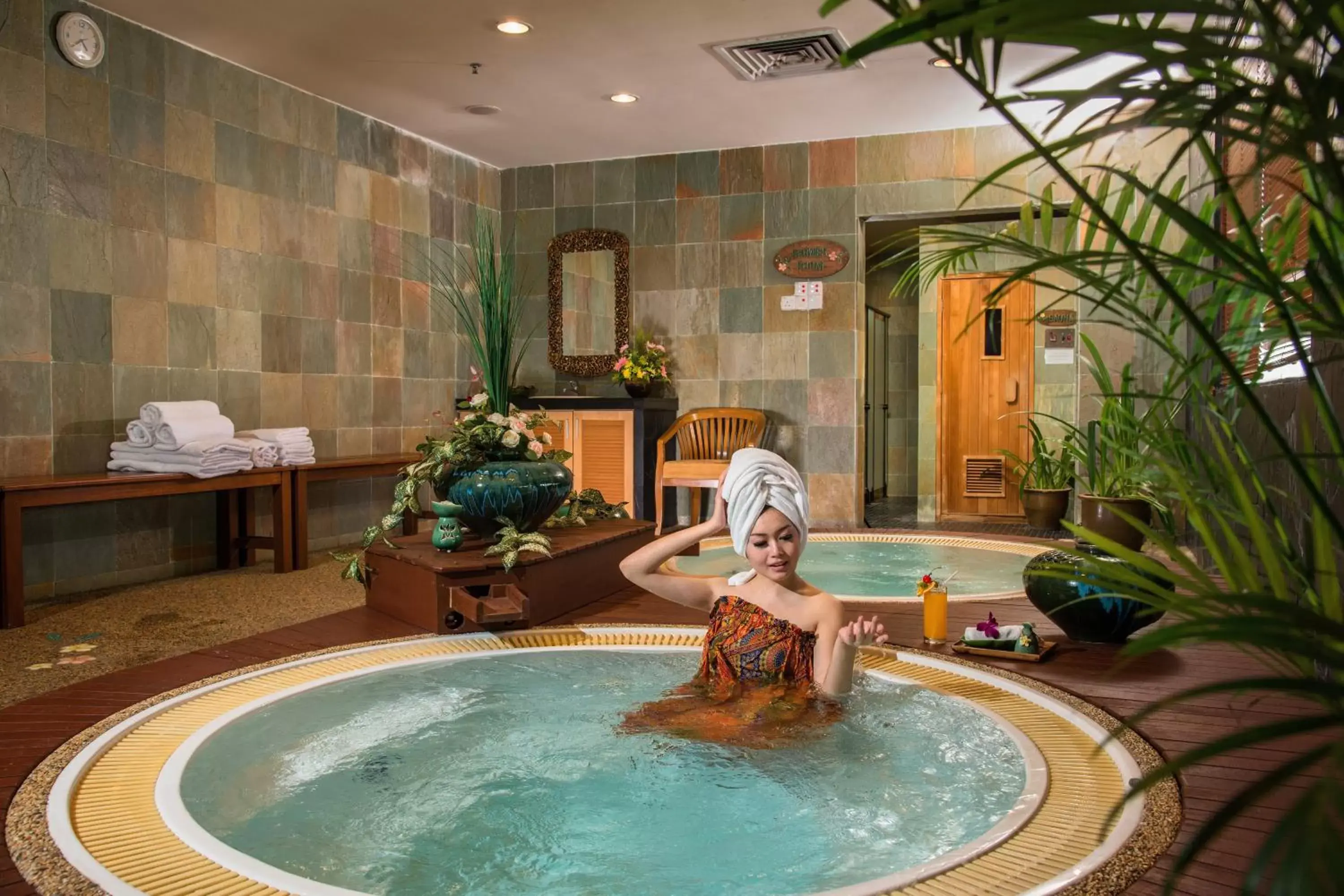 Hot Spring Bath, Swimming Pool in Pearl View Hotel