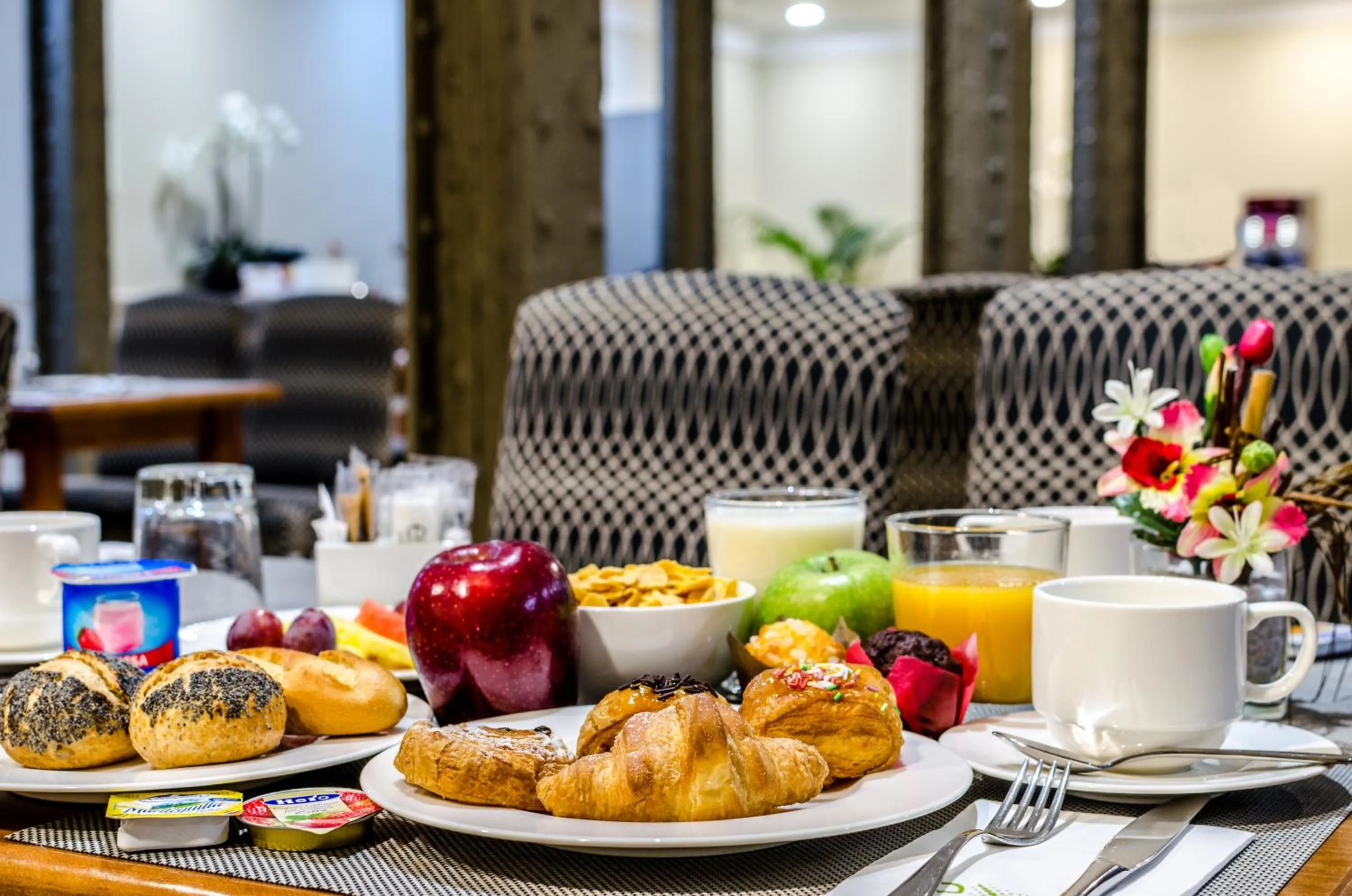 Breakfast in Exe Laietana Palace