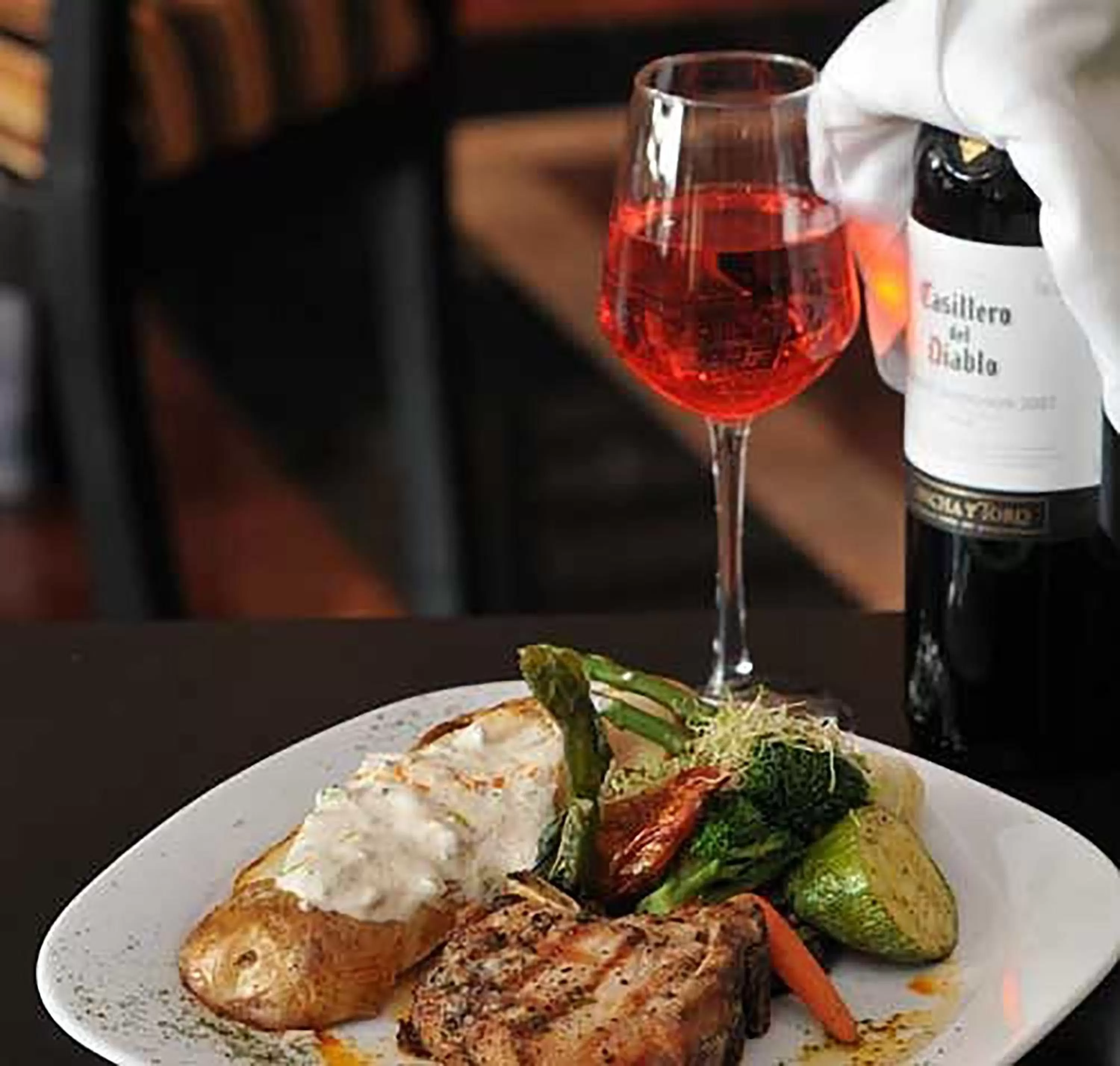 Food and drinks in Raintree's Cimarron Golf Resort Palm Springs