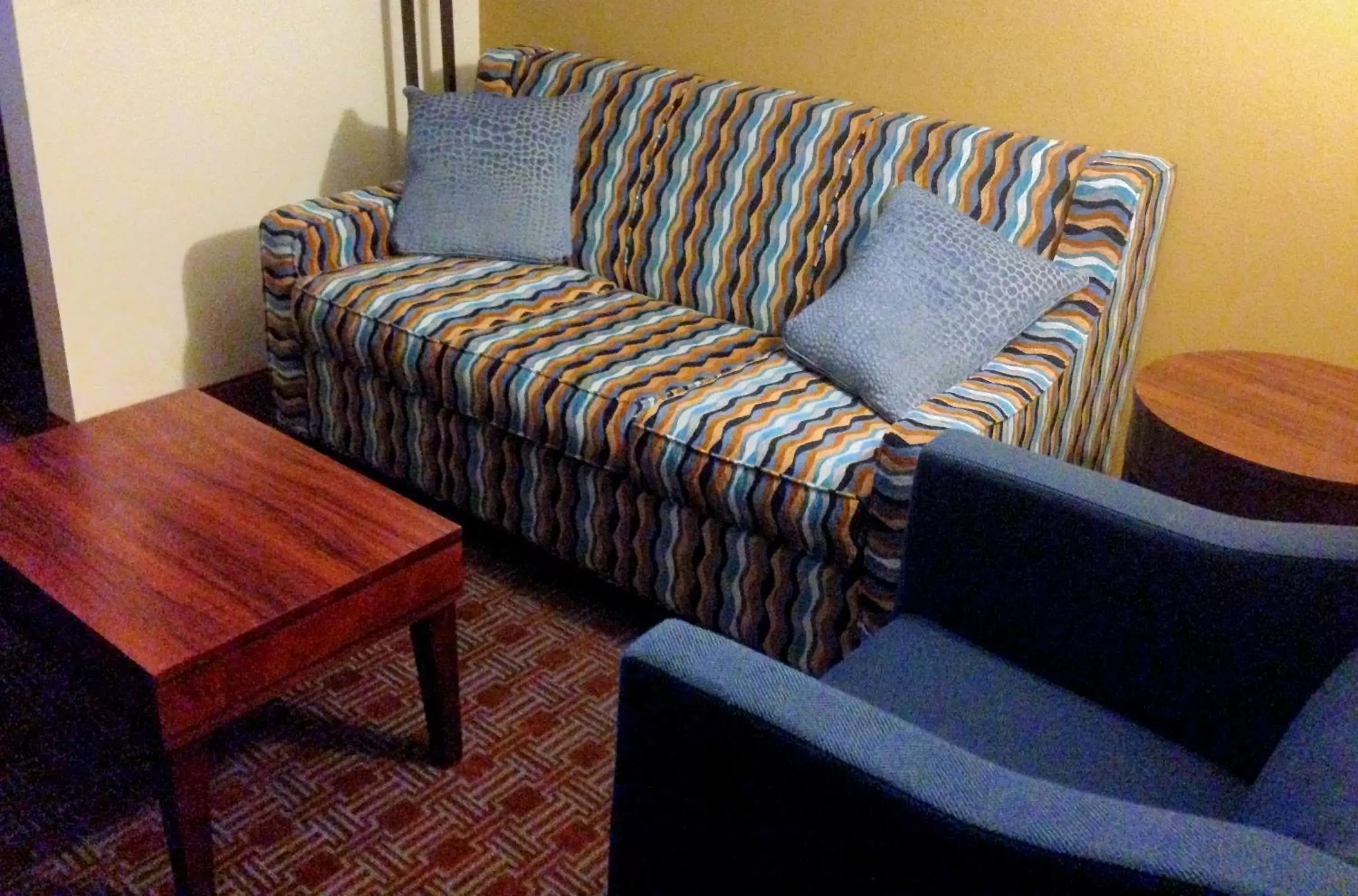 Bed, Seating Area in Comfort Inn & Suites Brattleboro I-91