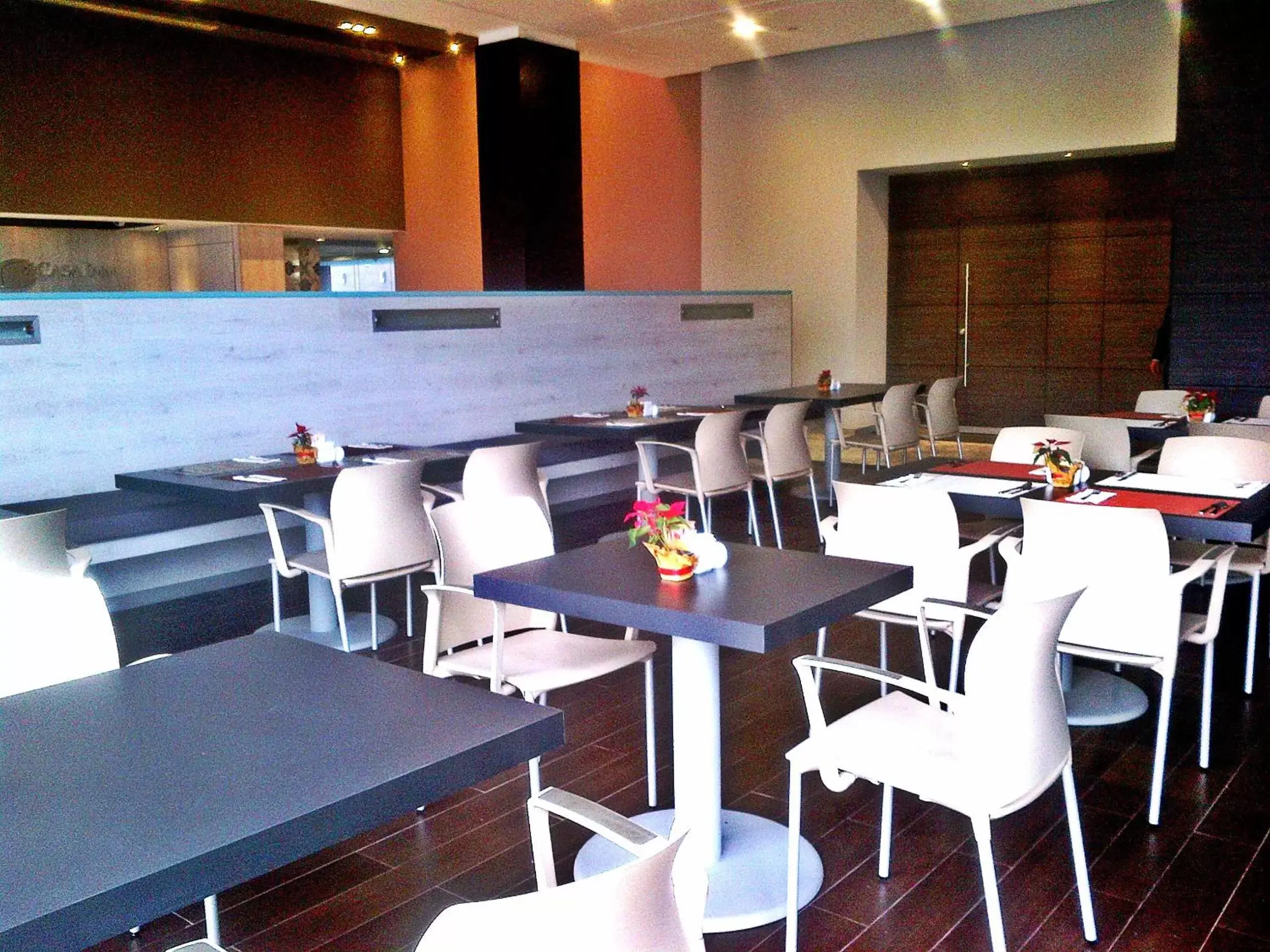 Restaurant/places to eat in Casa Inn Galerias Celaya