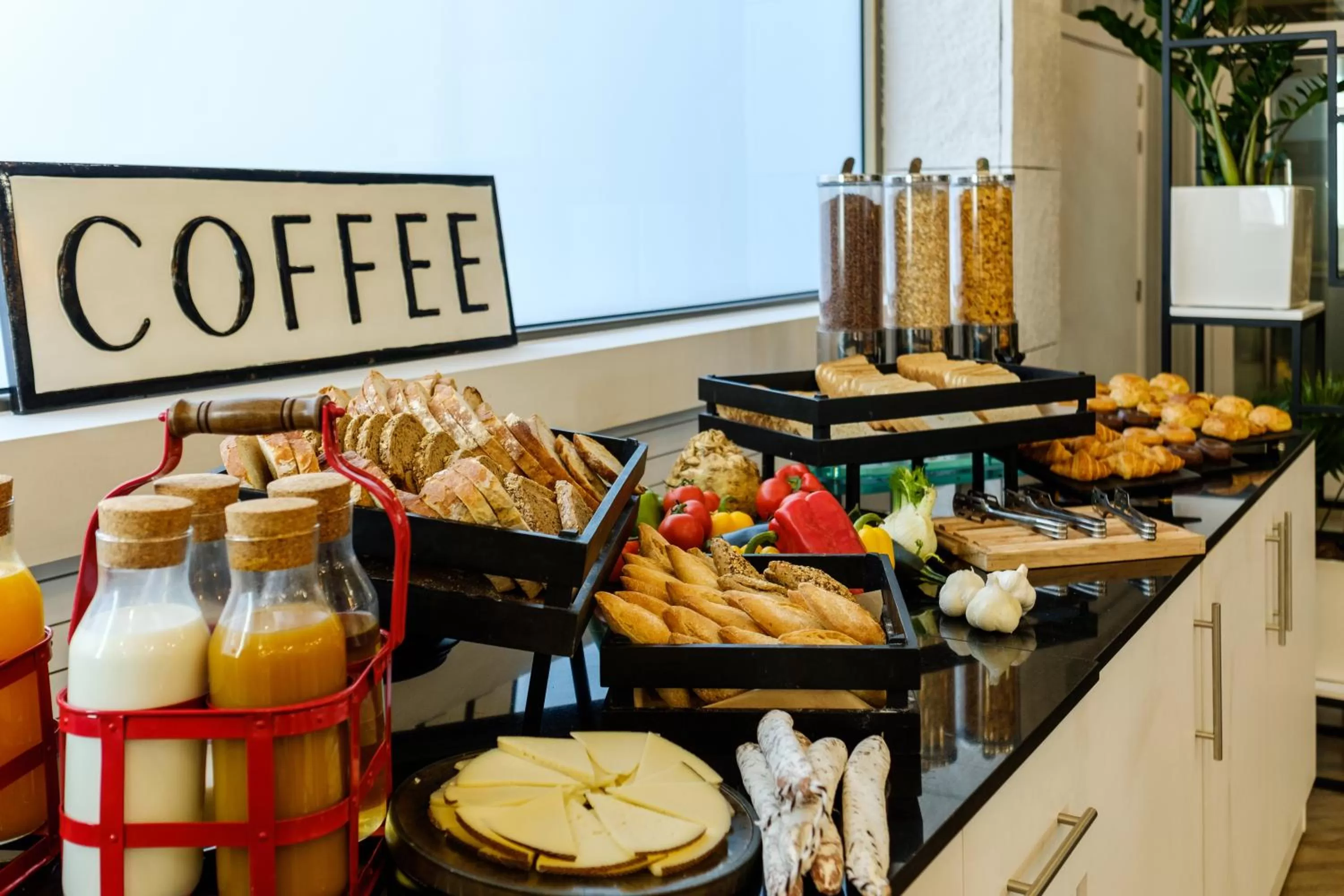 Breakfast in Clement Barajas