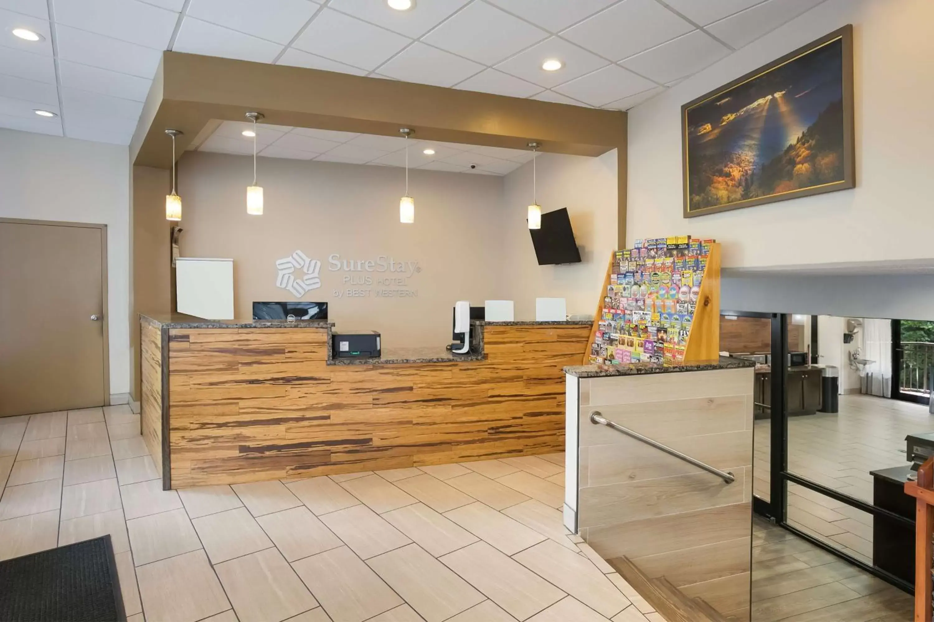 Lobby or reception, Lobby/Reception in SureStay Plus Hotel by Best Western Gatlinburg