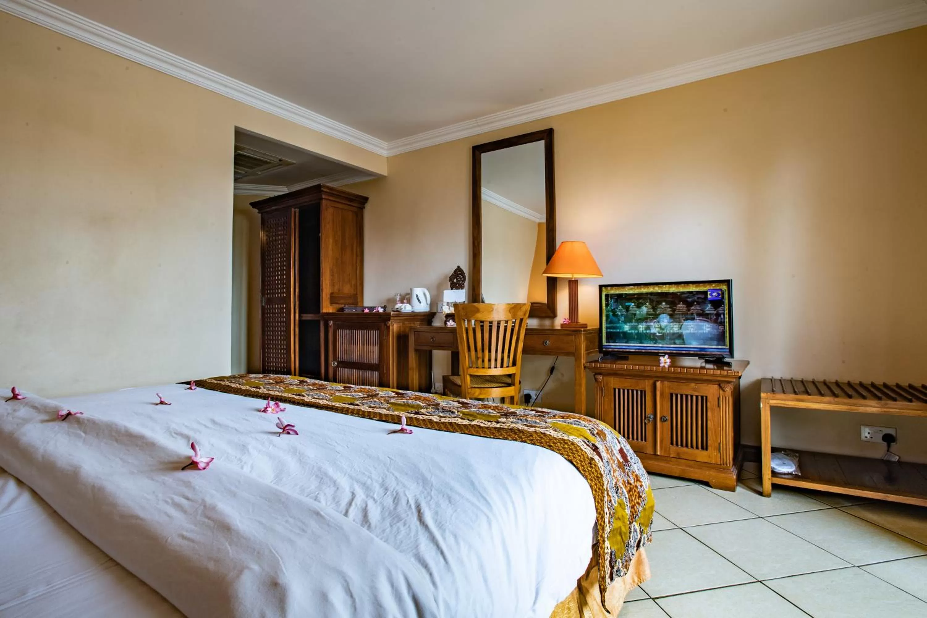 TV and multimedia, Bed in Aanari Hotel & Spa- Mauritius