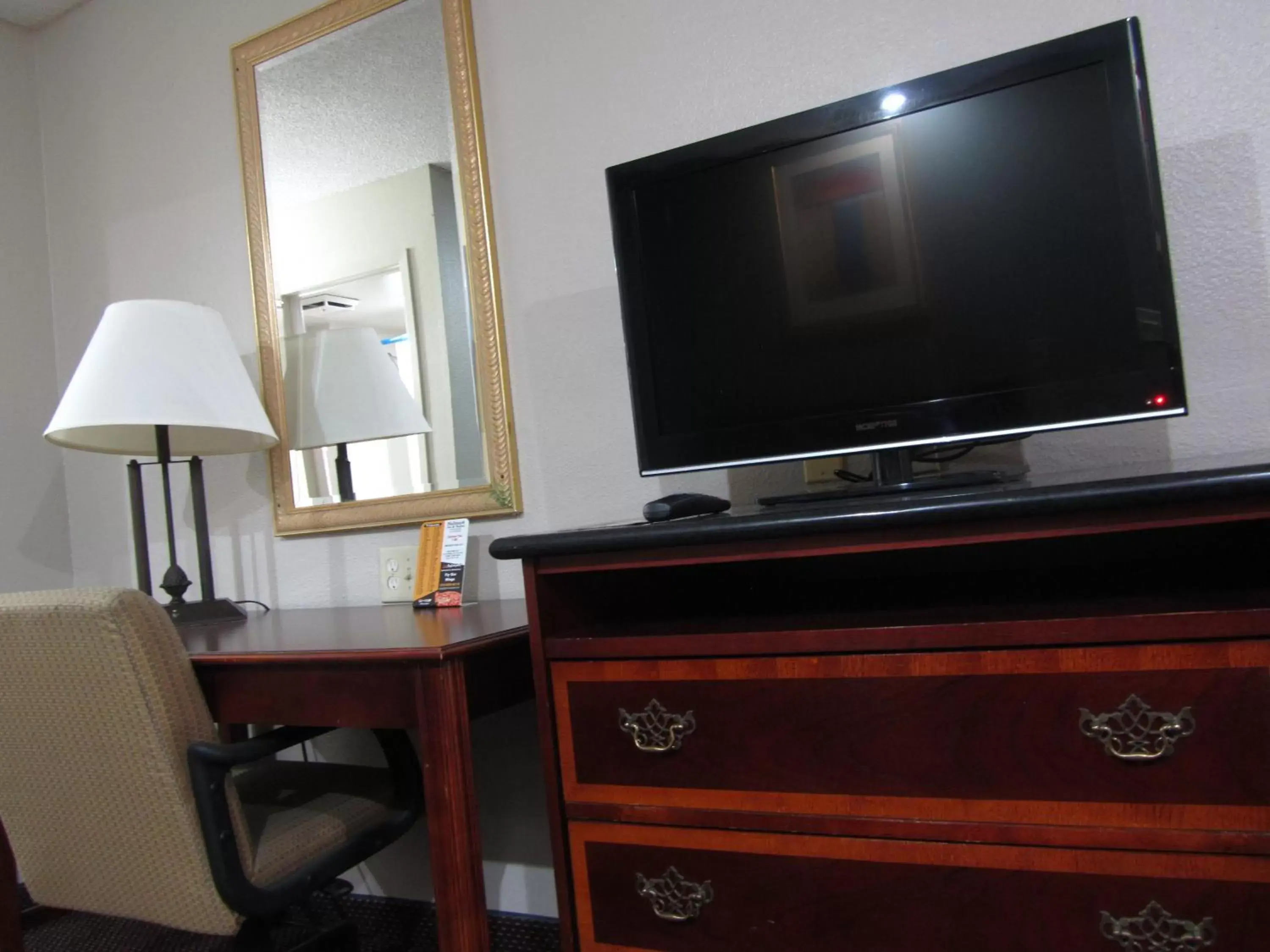 Double Room with Two Double Beds in Hallmark Inn and Suites Double Room with Two Double Beds in Hallmark Inn and Suites