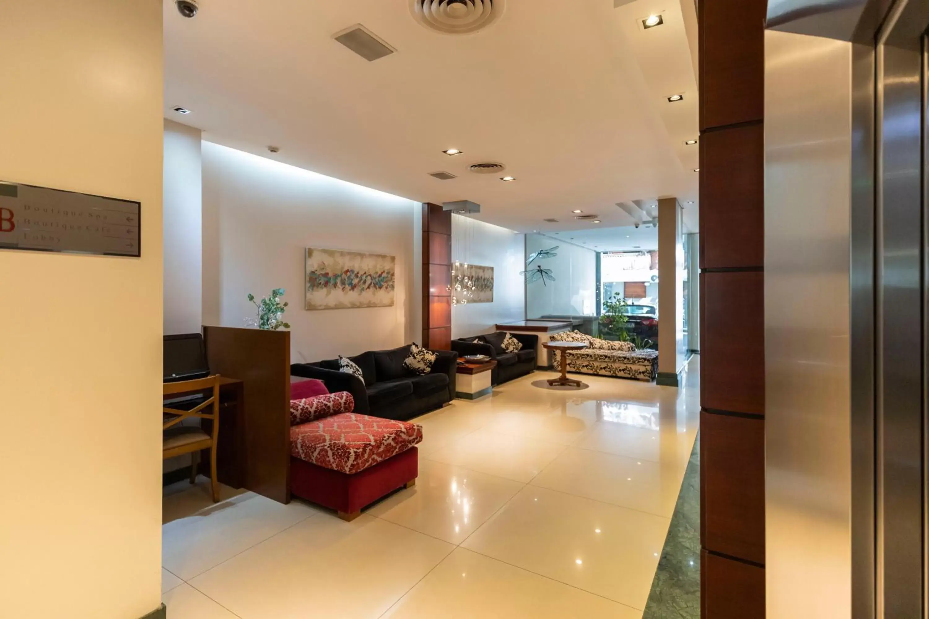 Living room, Lobby/Reception in Blank Hotel Recoleta