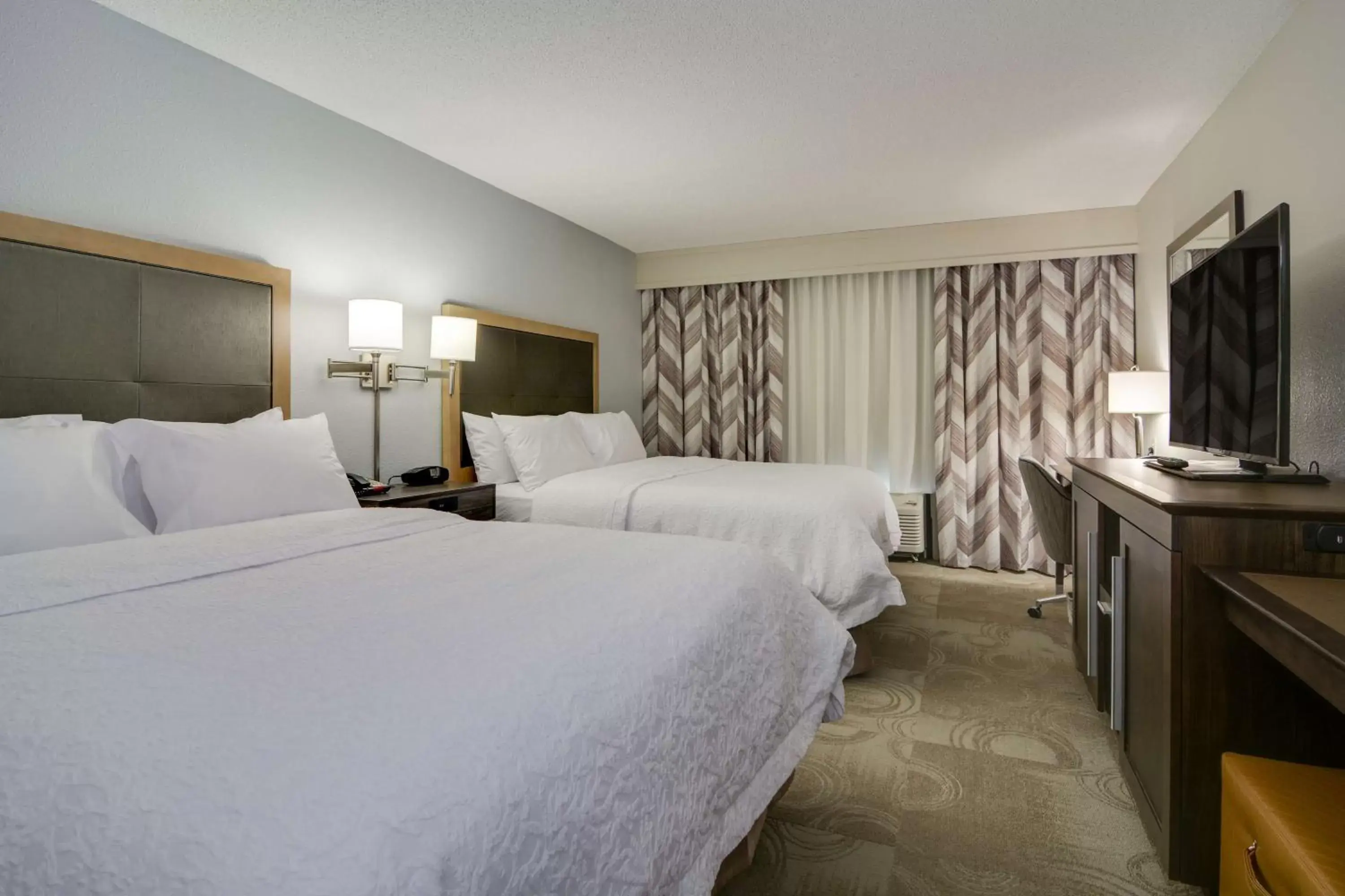 Bedroom, Bed in Hampton Inn Atlanta-Fairburn