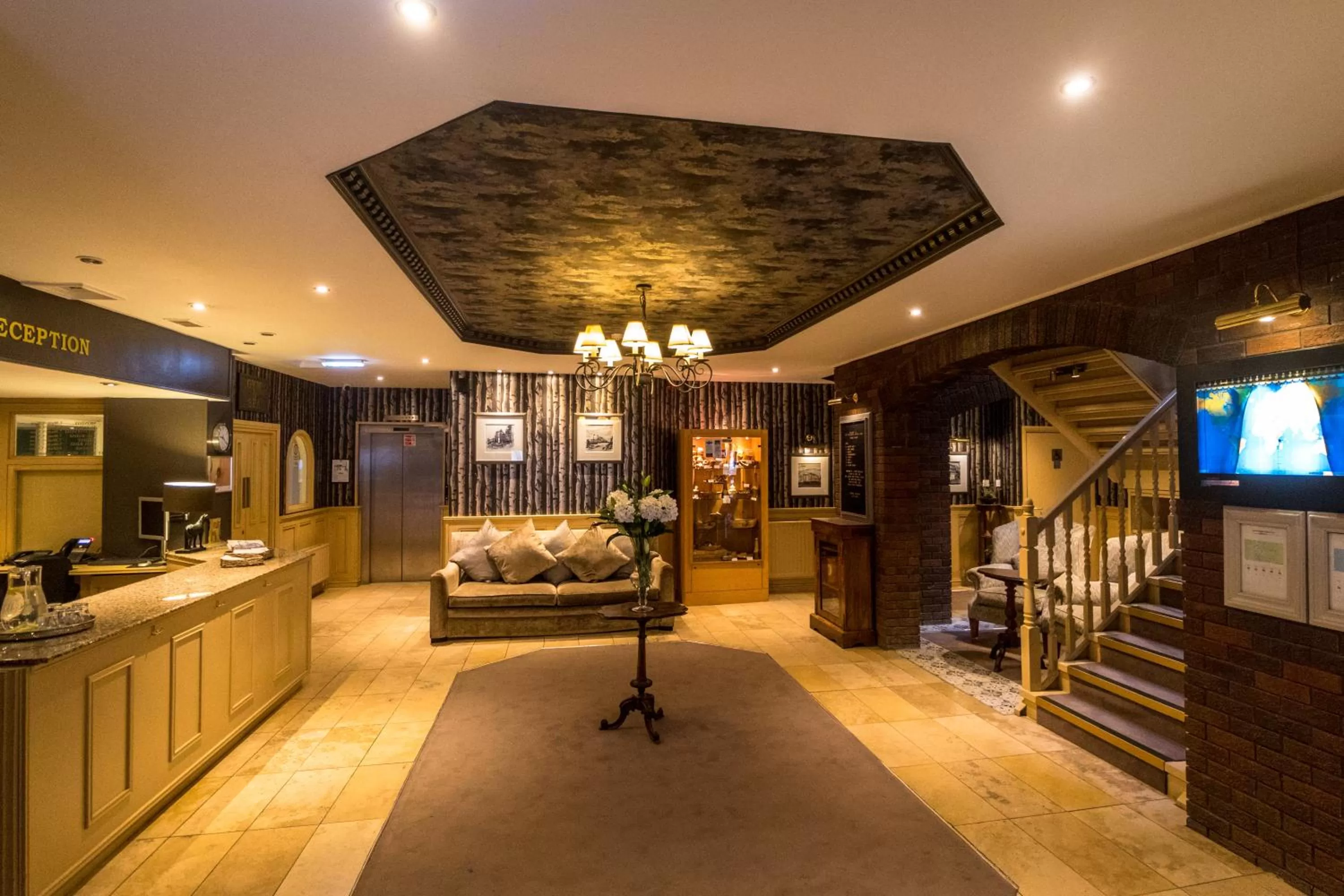 Lobby or reception in Washington Central Hotel and Sleepwell Inn