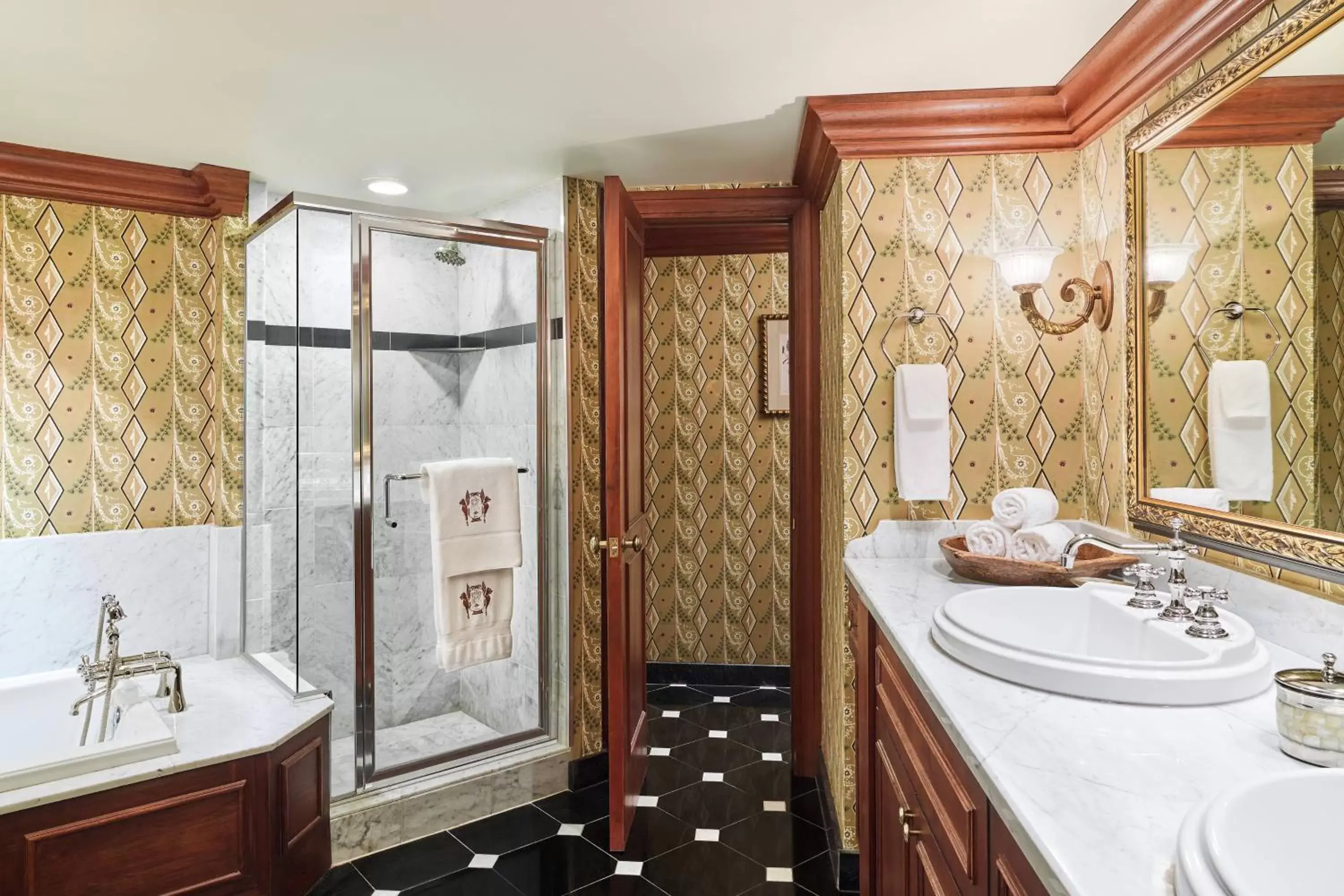 Bathroom in The Brown Palace Hotel and Spa, Autograph Collection